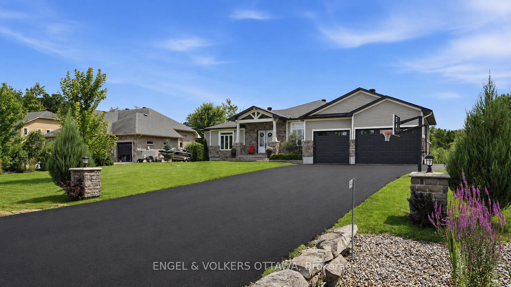 Photo 3 of 1914 Cedarlakes Way, Ottawa, Greely — HOMEH