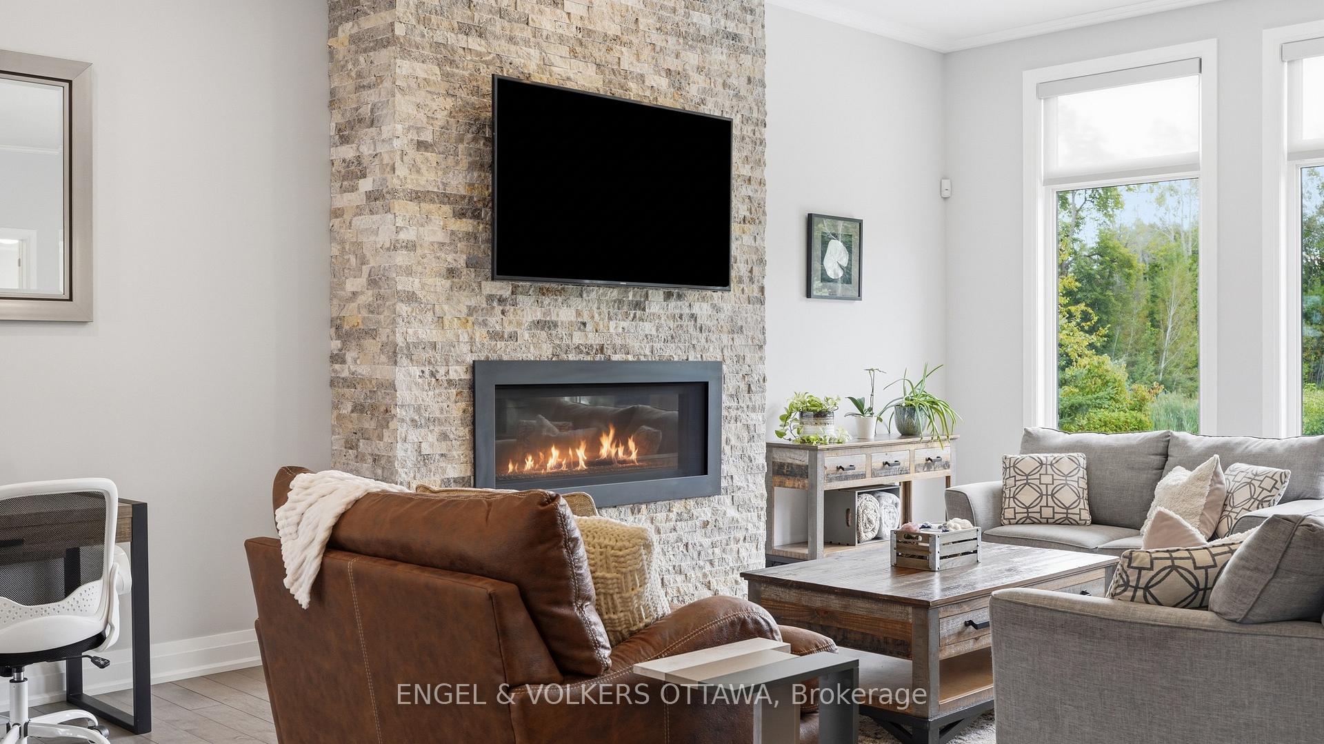 Photo 7 of 1914 Cedarlakes Way, Ottawa, Greely — HOMEH