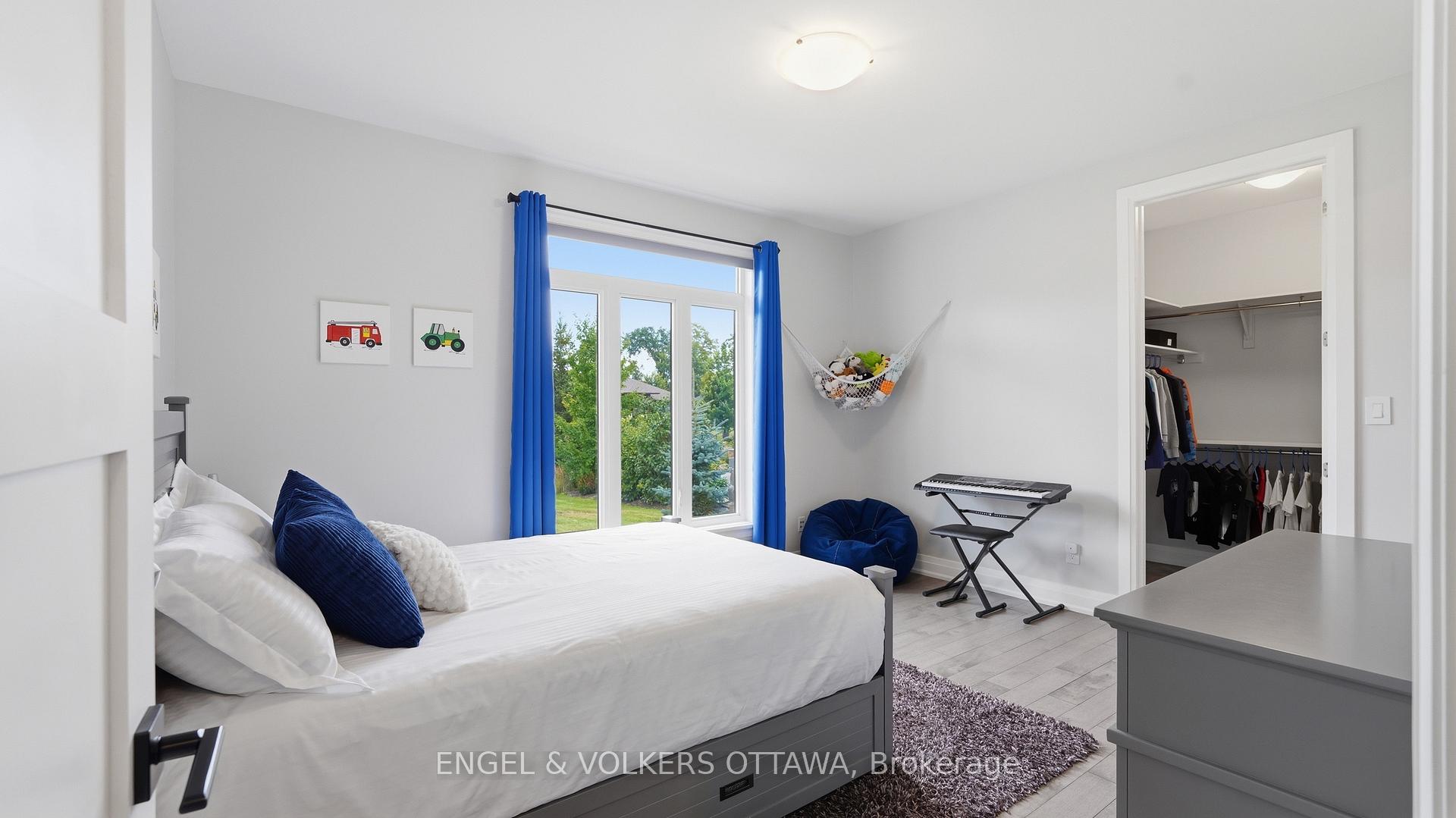 Photo 14 of 1914 Cedarlakes Way, Ottawa, Greely — HOMEH