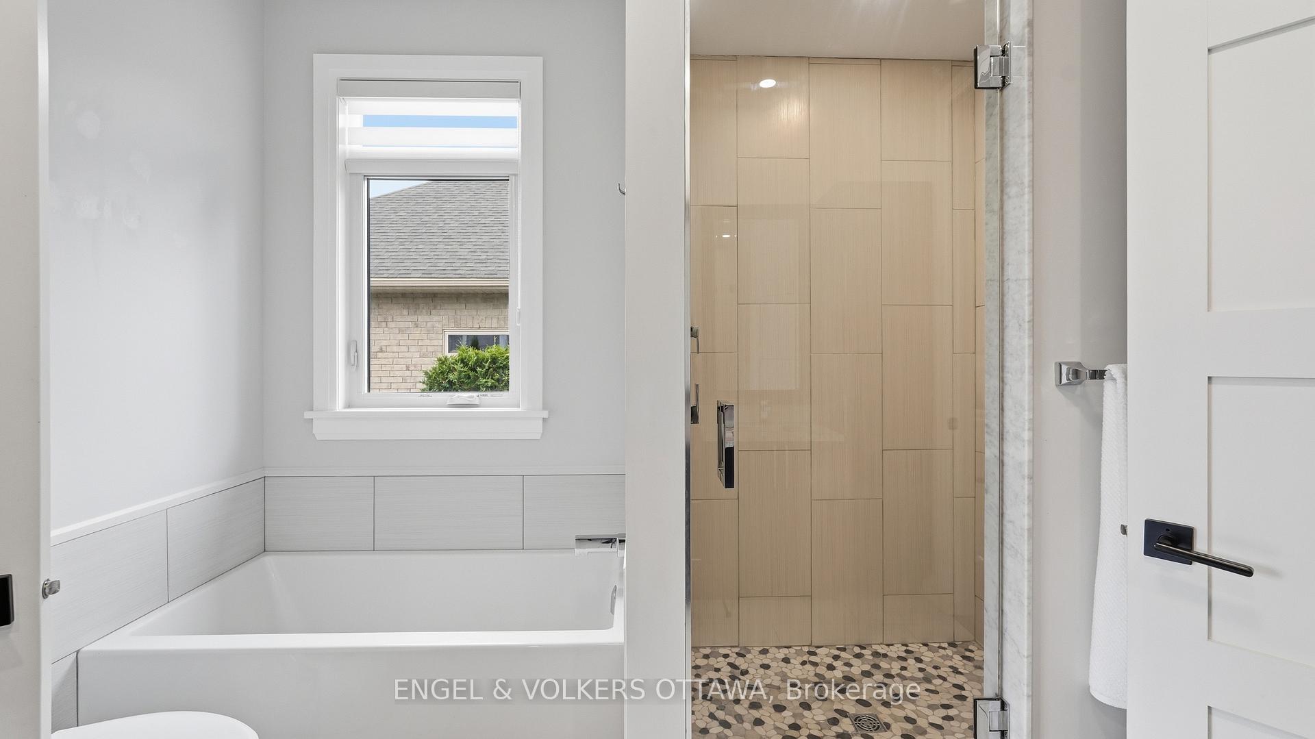 Photo 22 of 1914 Cedarlakes Way, Ottawa, Greely — HOMEH