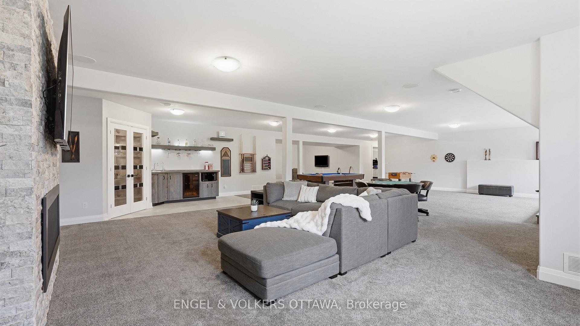 Photo 29 of 1914 Cedarlakes Way, Ottawa, Greely — HOMEH