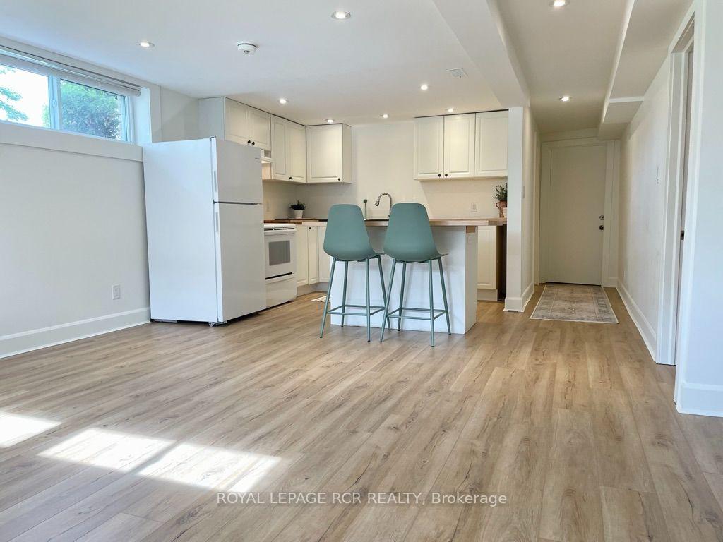 Photo 5 of 18 Watts Crescent, Collingwood — HOMEH