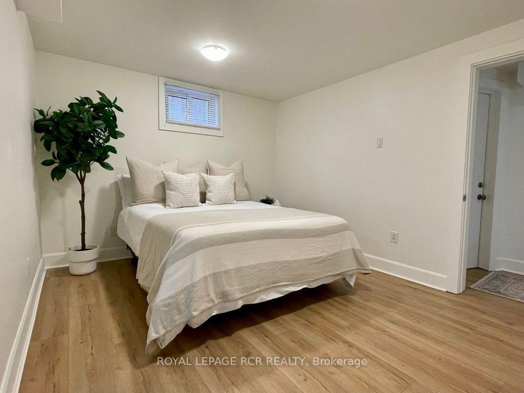 Photo 8 of 18 Watts Crescent, Collingwood — HOMEH