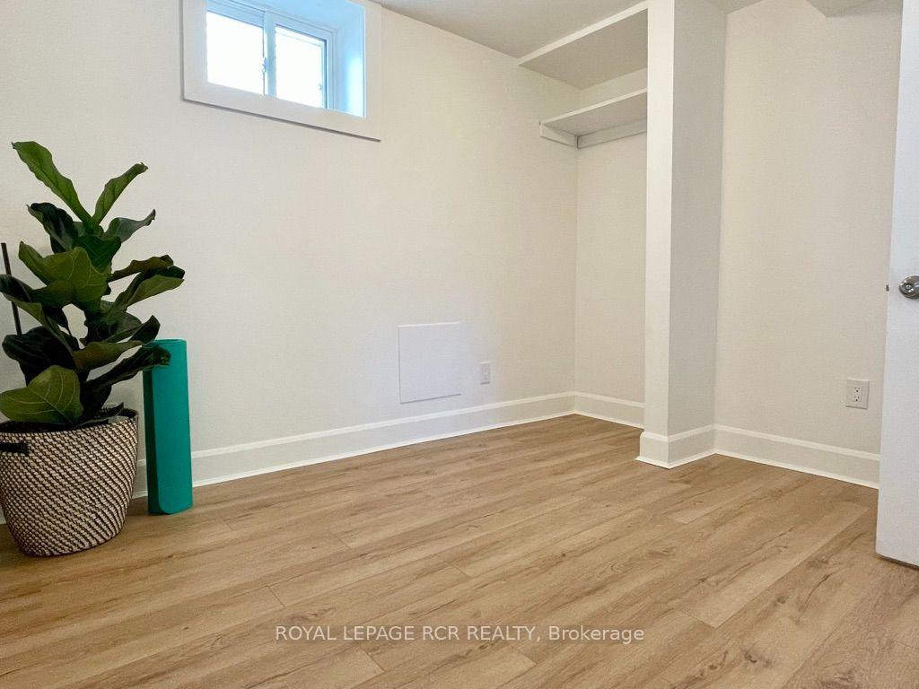 Photo 9 of 18 Watts Crescent, Collingwood — HOMEH