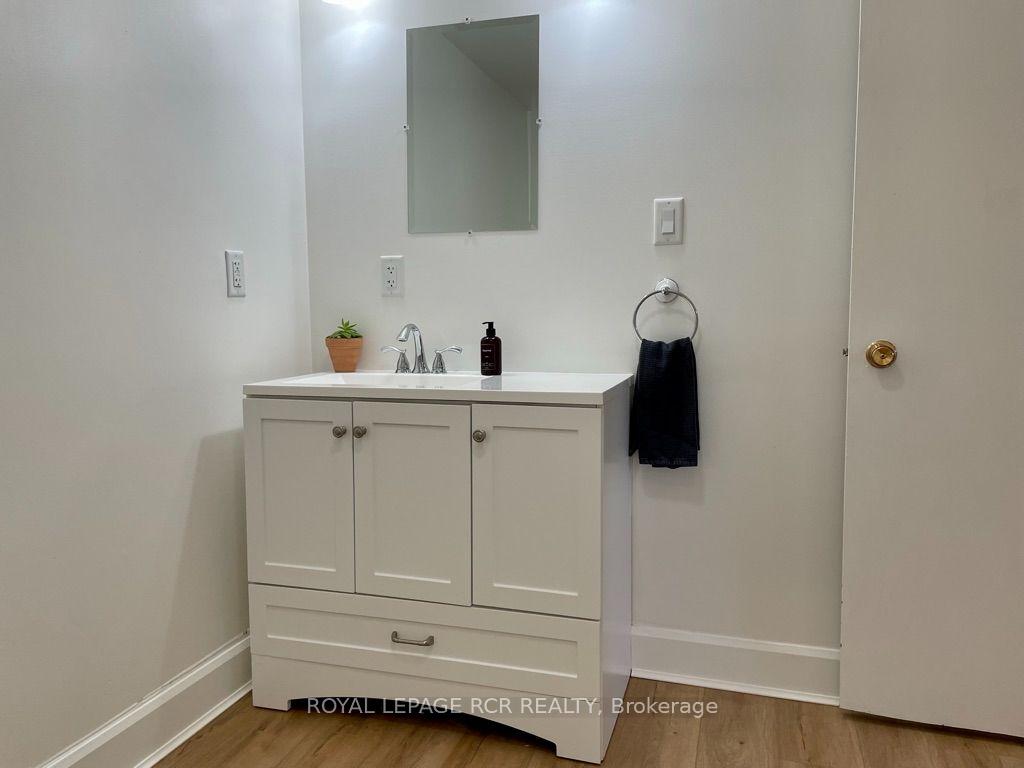 Photo 11 of 18 Watts Crescent, Collingwood — HOMEH