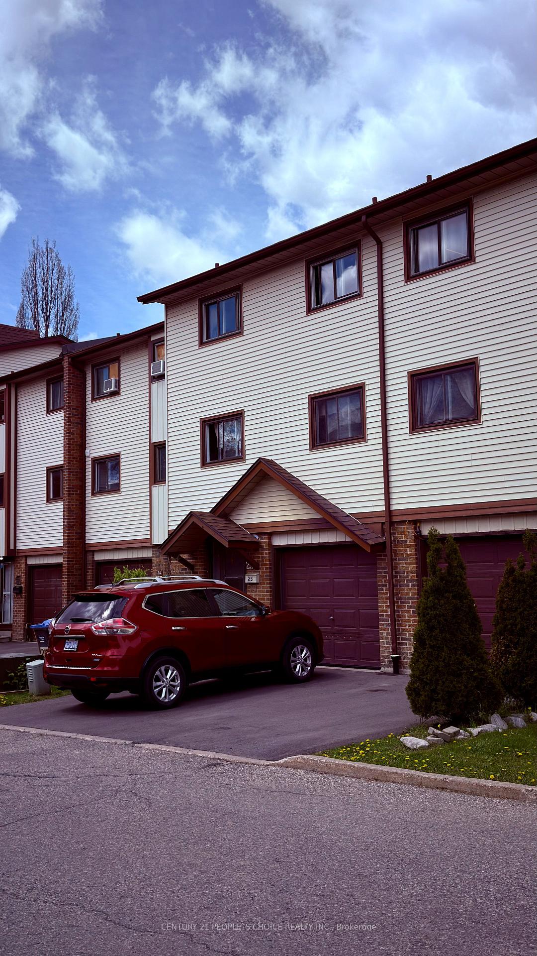 Photo 2 of 25 Mccallum Court, Brampton, Queen Street Corridor — HOMEH