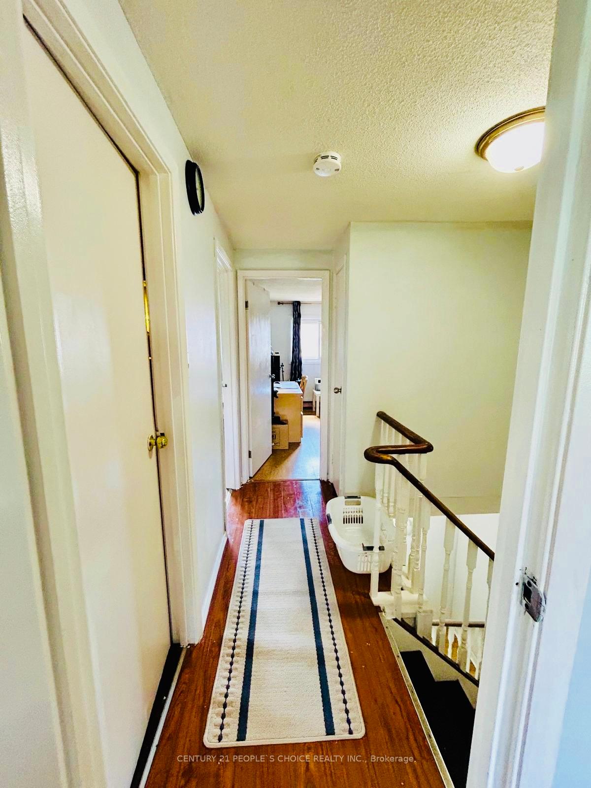Photo 5 of 25 Mccallum Court, Brampton, Queen Street Corridor — HOMEH
