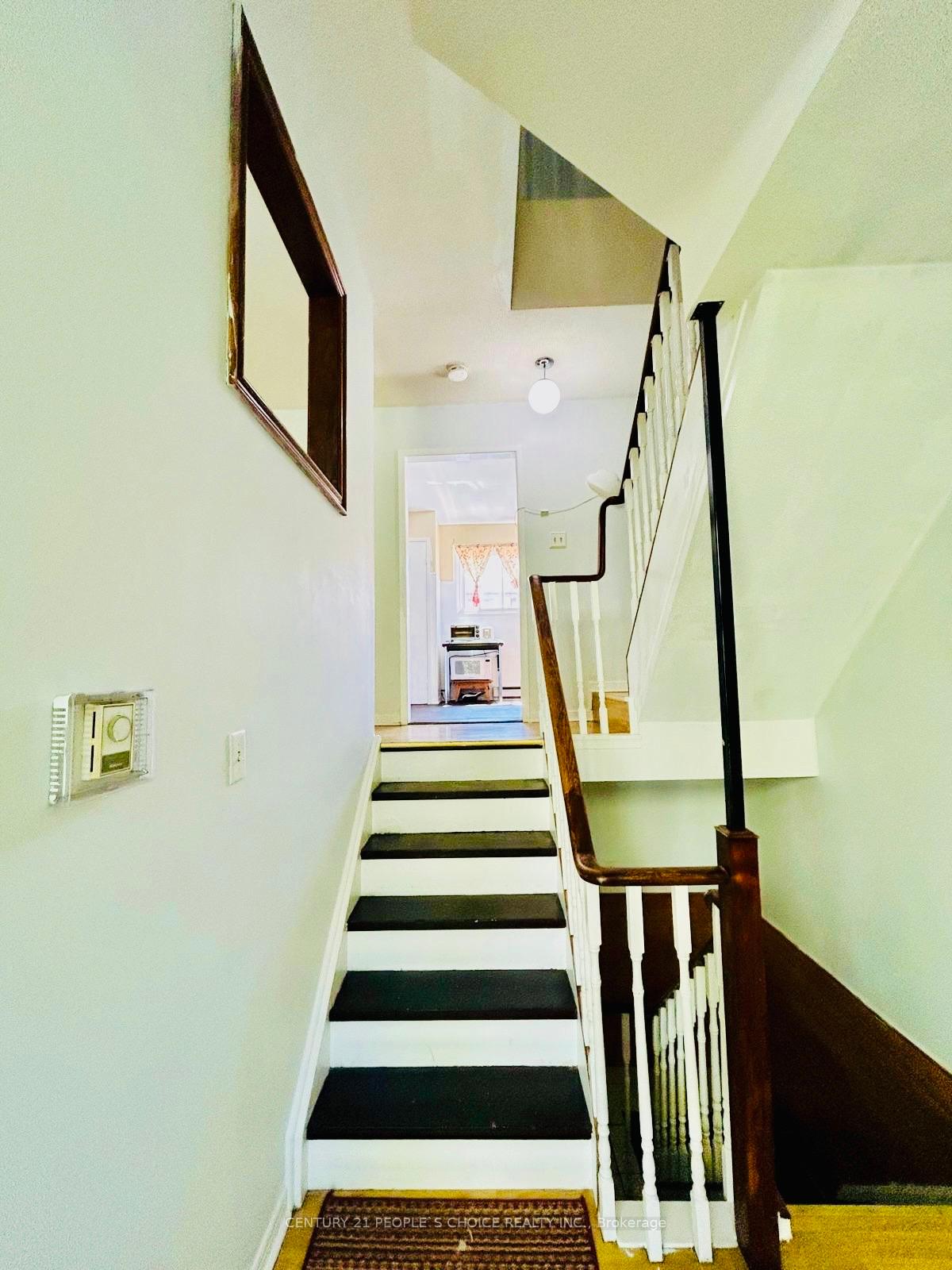 Photo 6 of 25 Mccallum Court, Brampton, Queen Street Corridor — HOMEH