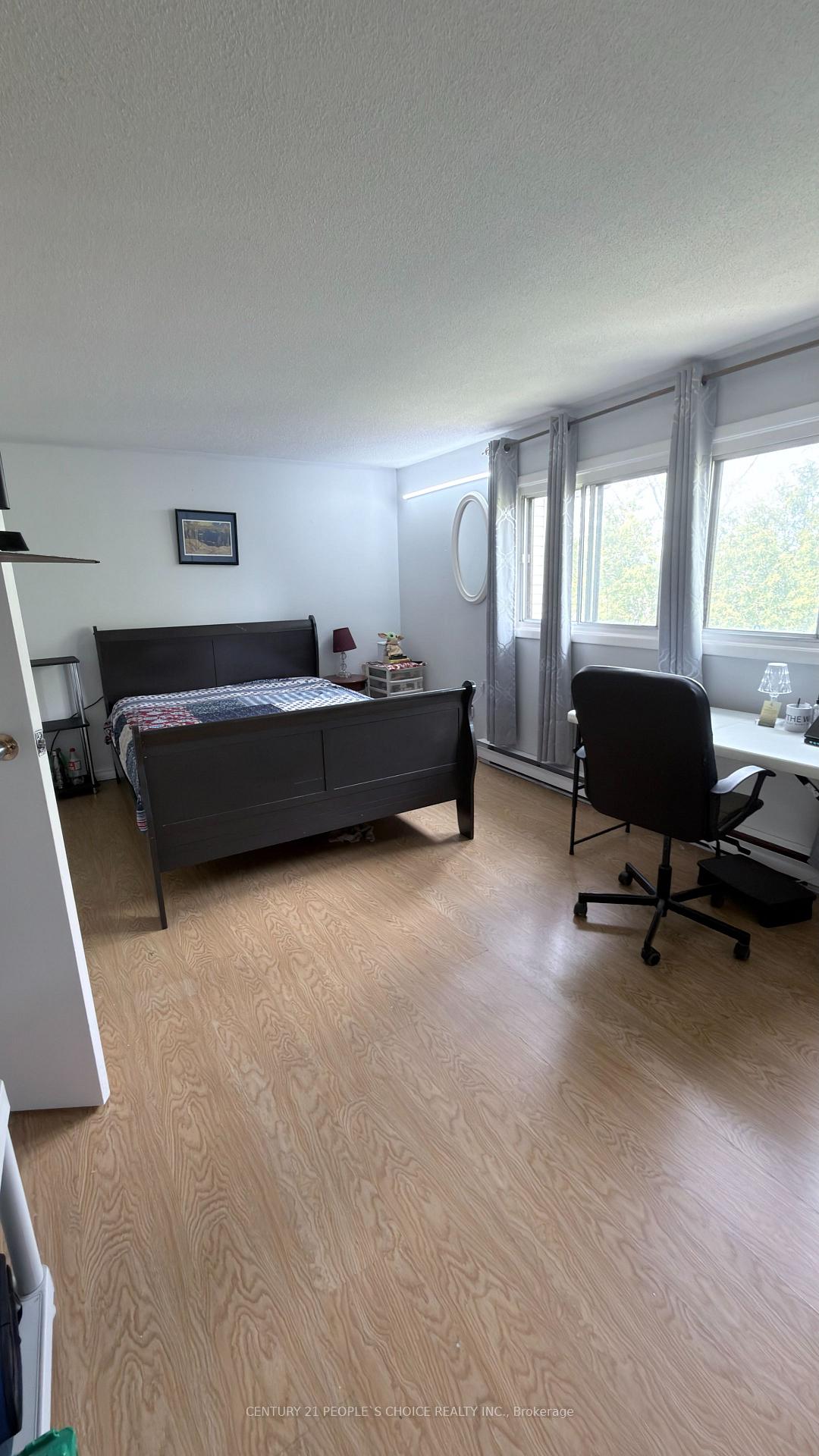 Photo 10 of 25 Mccallum Court, Brampton, Queen Street Corridor — HOMEH