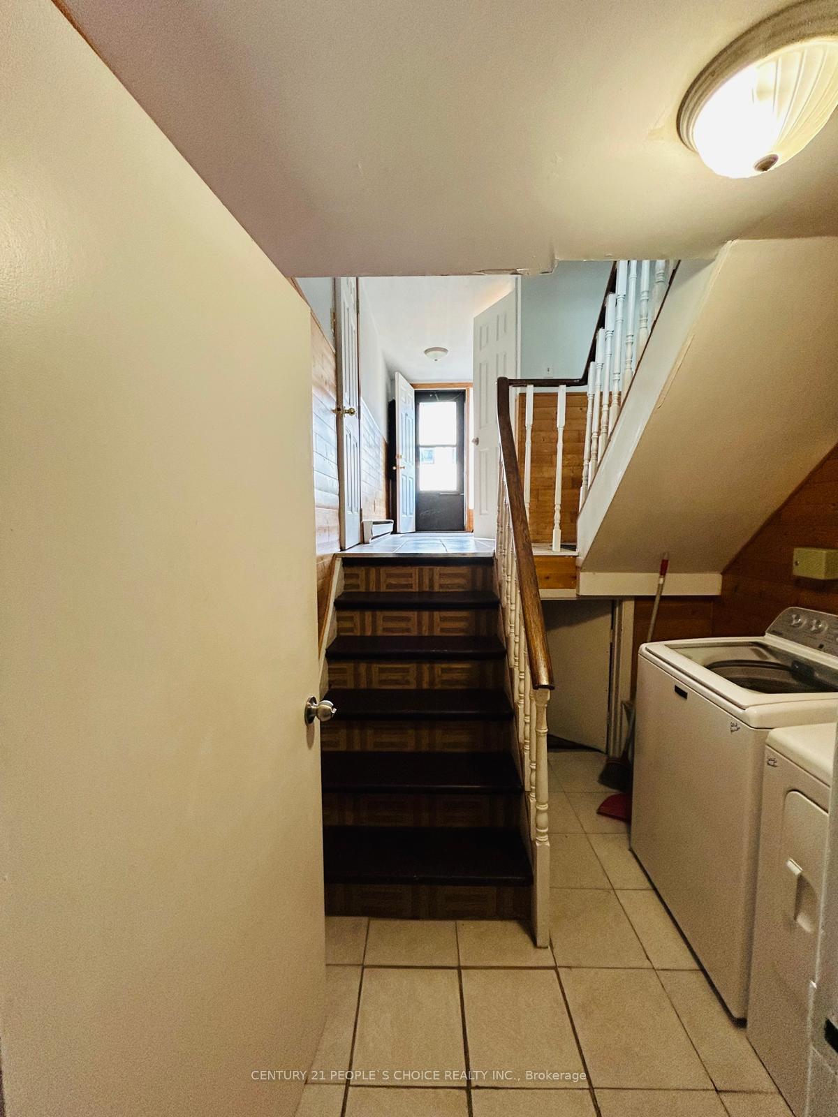 Photo 14 of 25 Mccallum Court, Brampton, Queen Street Corridor — HOMEH