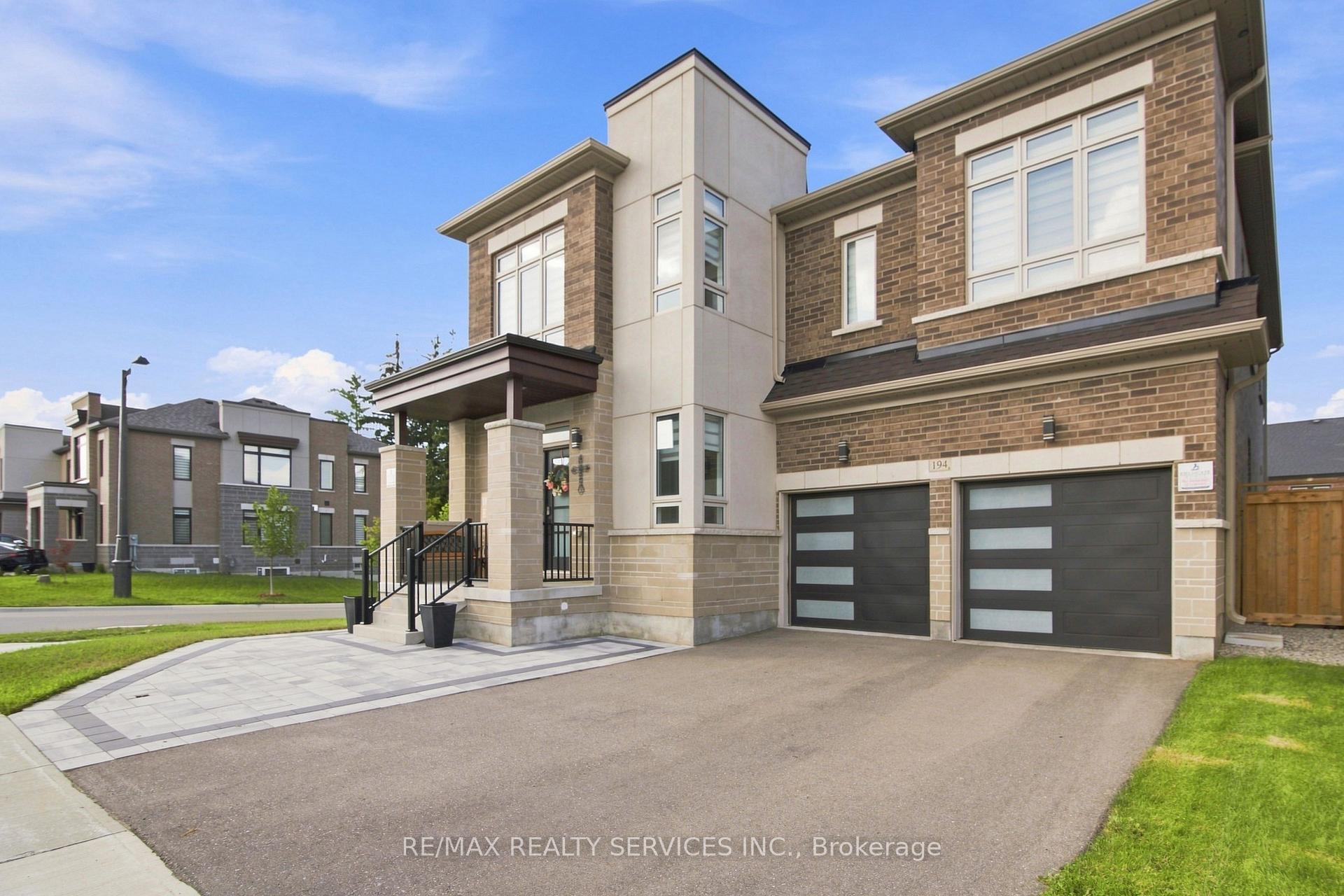 Photo 4 of 194 Coldwell Bay Circle, Vaughan, Kleinburg — HOMEH