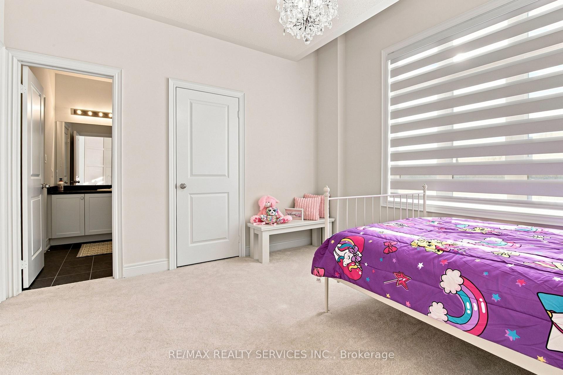Photo 32 of 194 Coldwell Bay Circle, Vaughan, Kleinburg — HOMEH