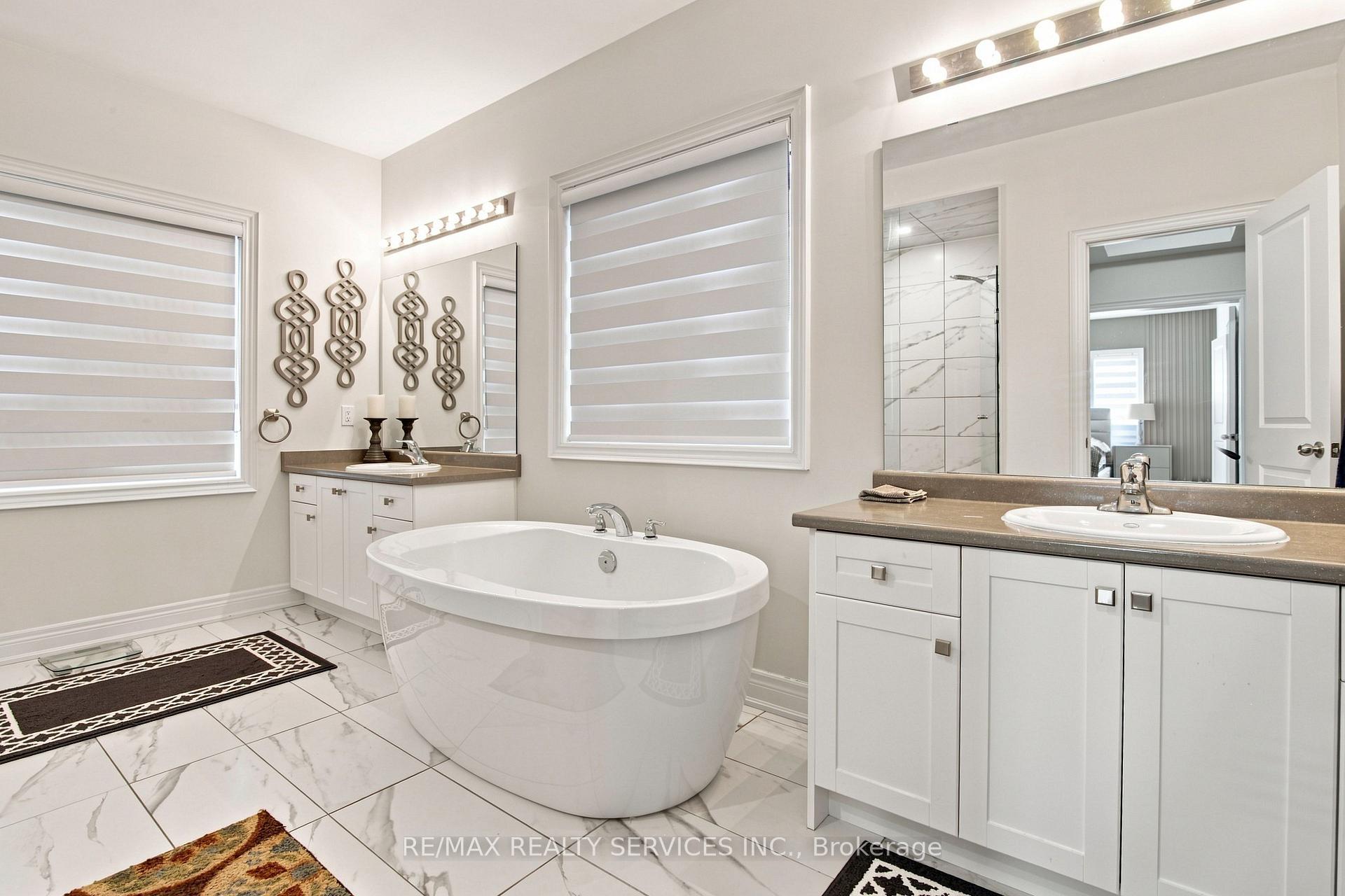 Photo 37 of 194 Coldwell Bay Circle, Vaughan, Kleinburg — HOMEH