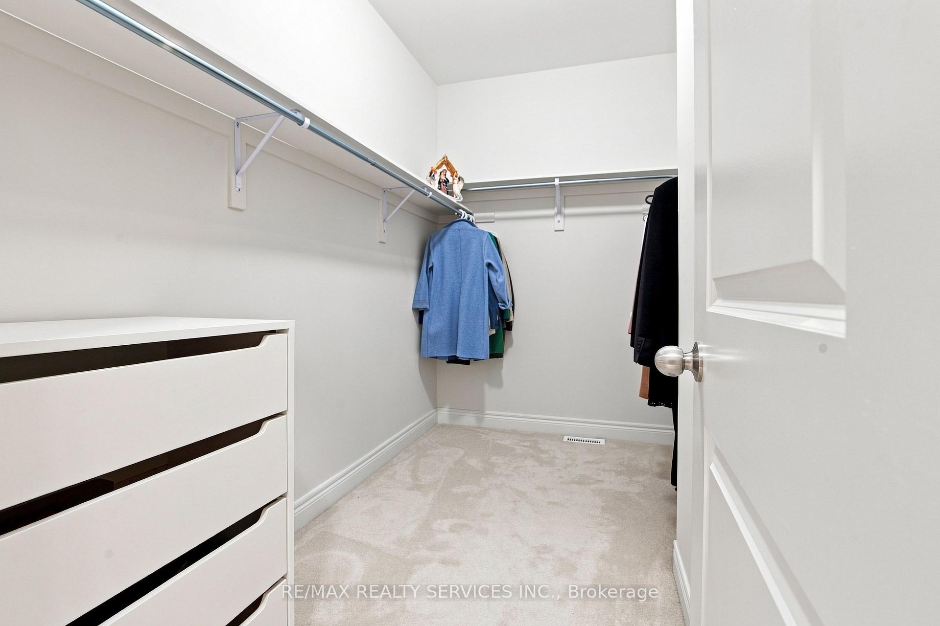 Photo 39 of 194 Coldwell Bay Circle, Vaughan, Kleinburg — HOMEH