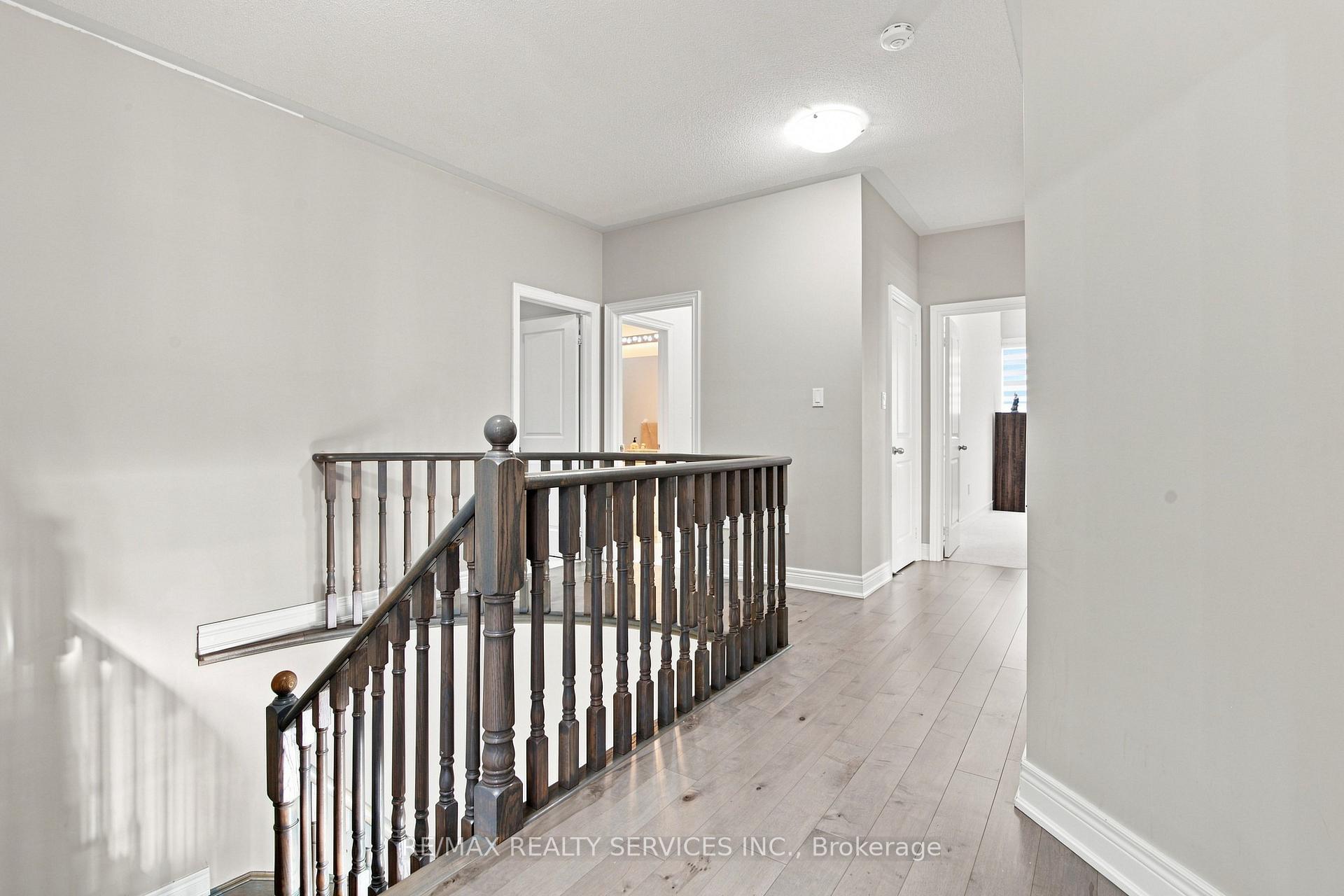 Photo 40 of 194 Coldwell Bay Circle, Vaughan, Kleinburg — HOMEH