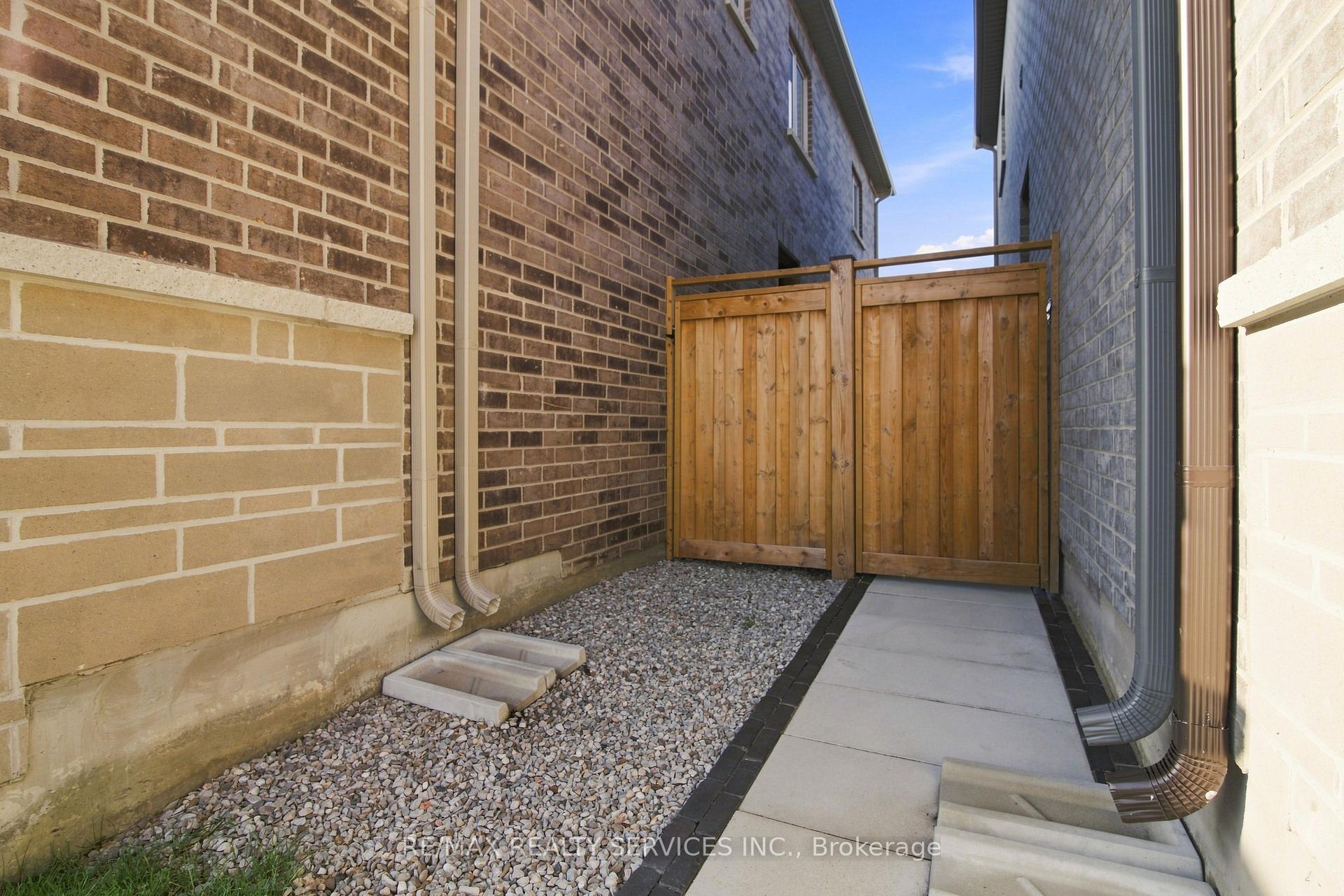 Photo 41 of 194 Coldwell Bay Circle, Vaughan, Kleinburg — HOMEH