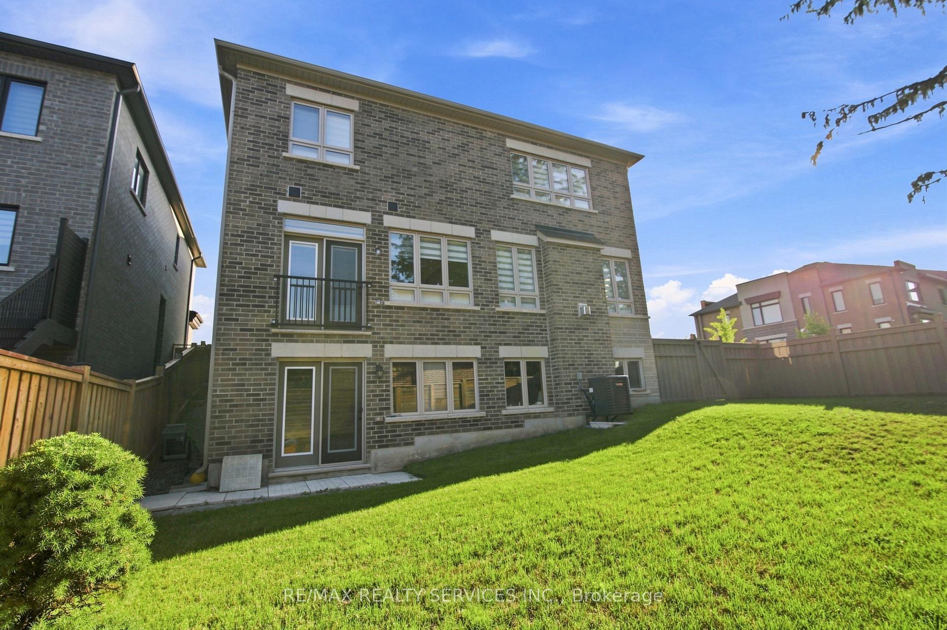 Photo 42 of 194 Coldwell Bay Circle, Vaughan, Kleinburg — HOMEH