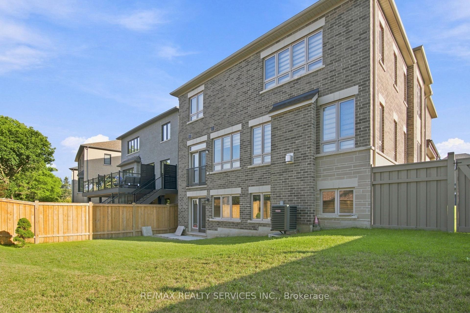 Photo 43 of 194 Coldwell Bay Circle, Vaughan, Kleinburg — HOMEH