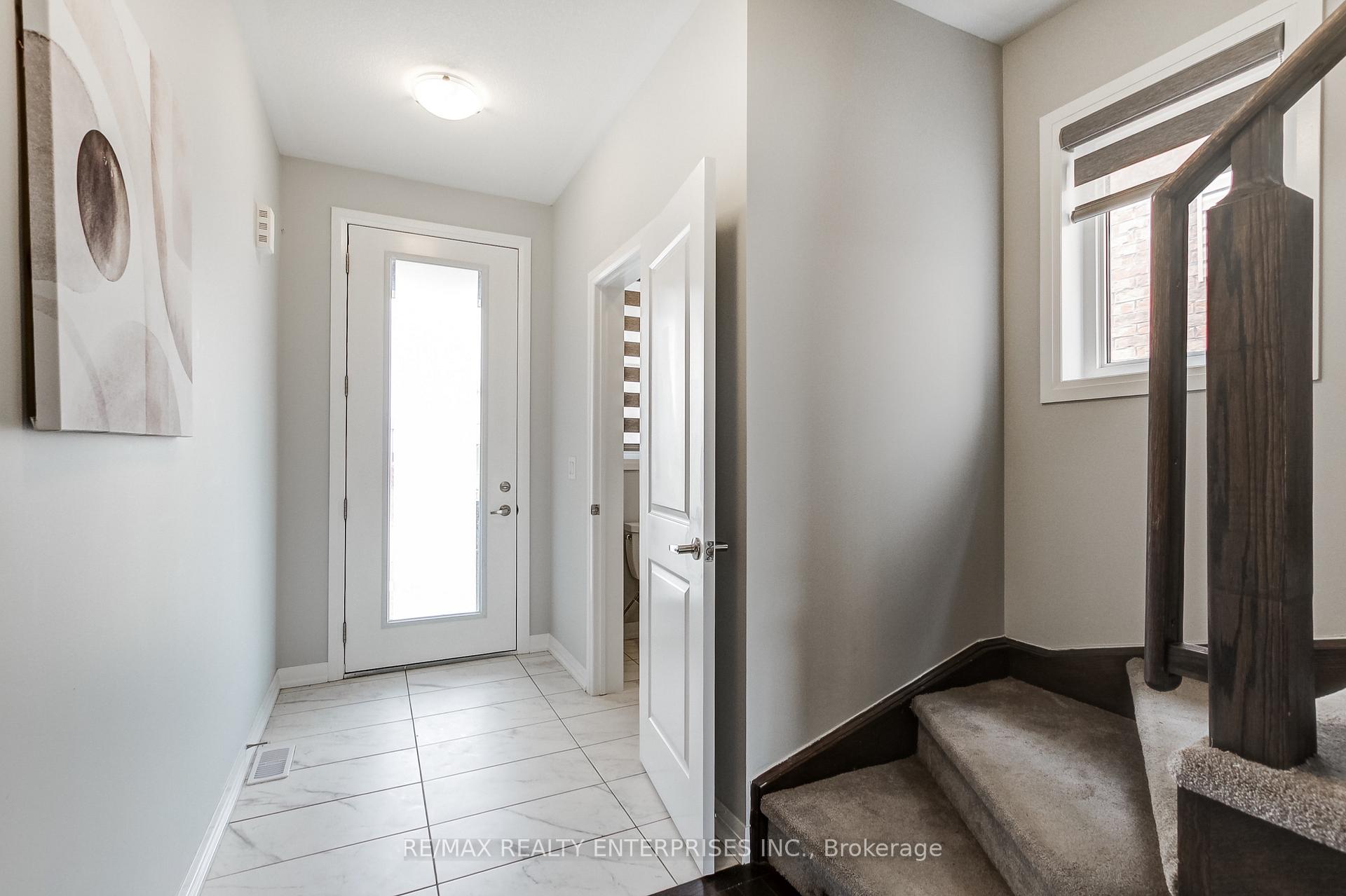 Photo 10 of 113 Leslie Davis Street, North Dumfries, Ayr — HOMEH