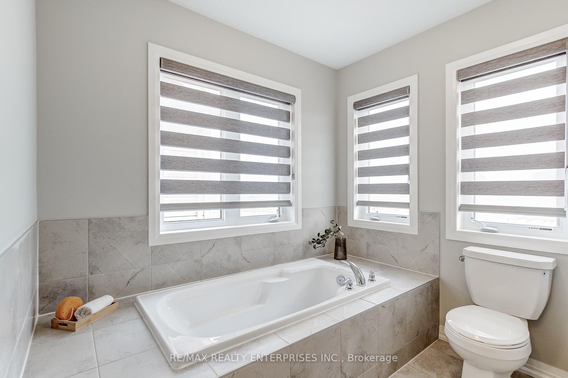 Photo 19 of 113 Leslie Davis Street, North Dumfries, Ayr — HOMEH
