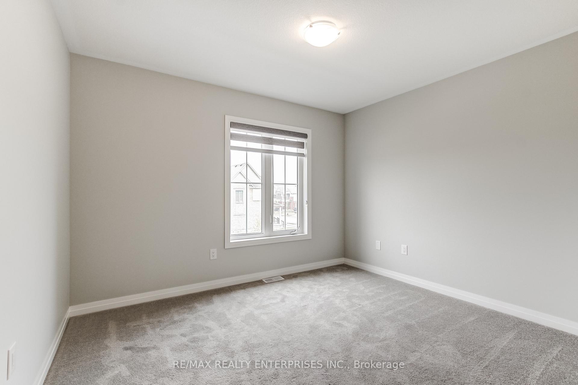 Photo 28 of 113 Leslie Davis Street, North Dumfries, Ayr — HOMEH