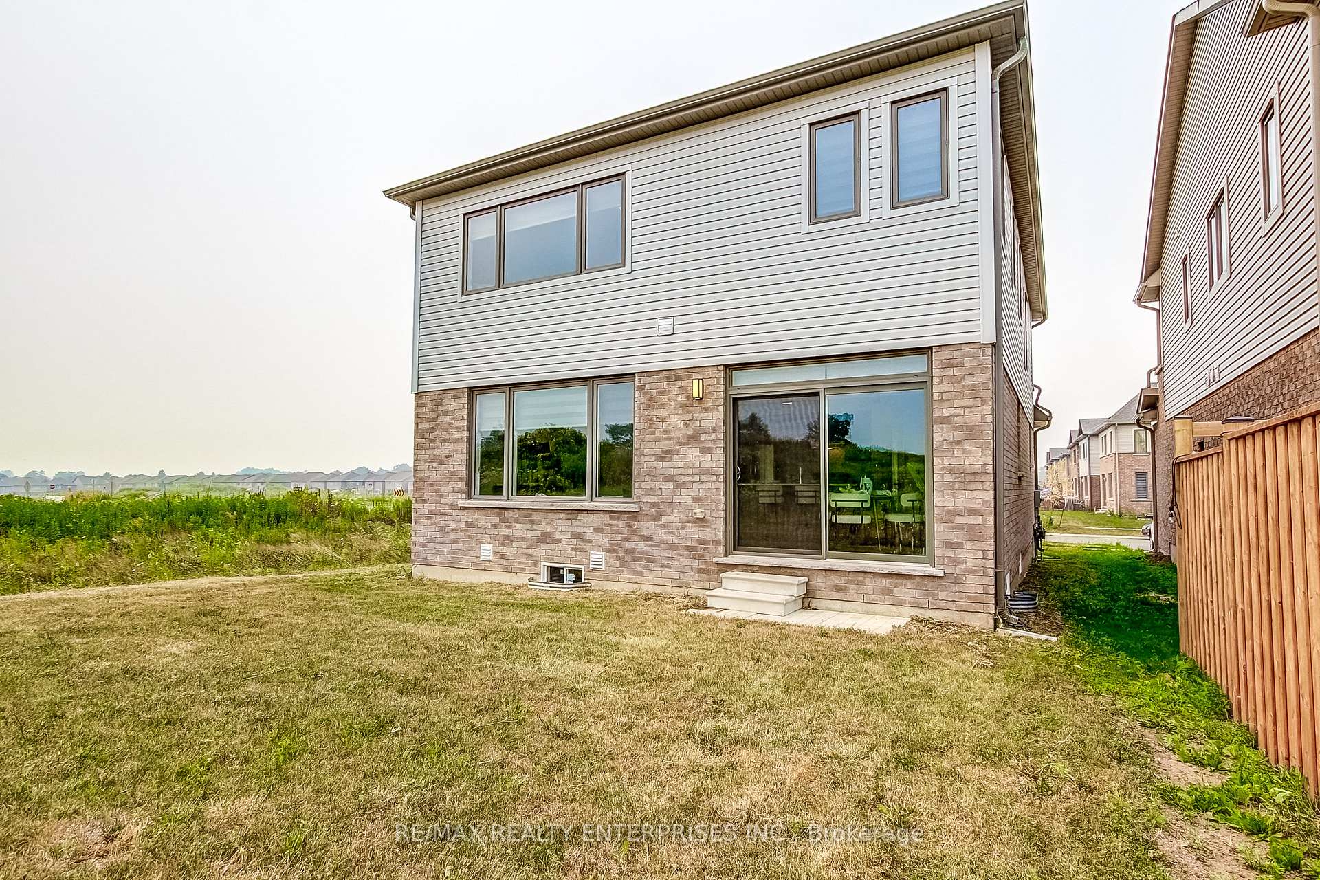 Photo 34 of 113 Leslie Davis Street, North Dumfries, Ayr — HOMEH