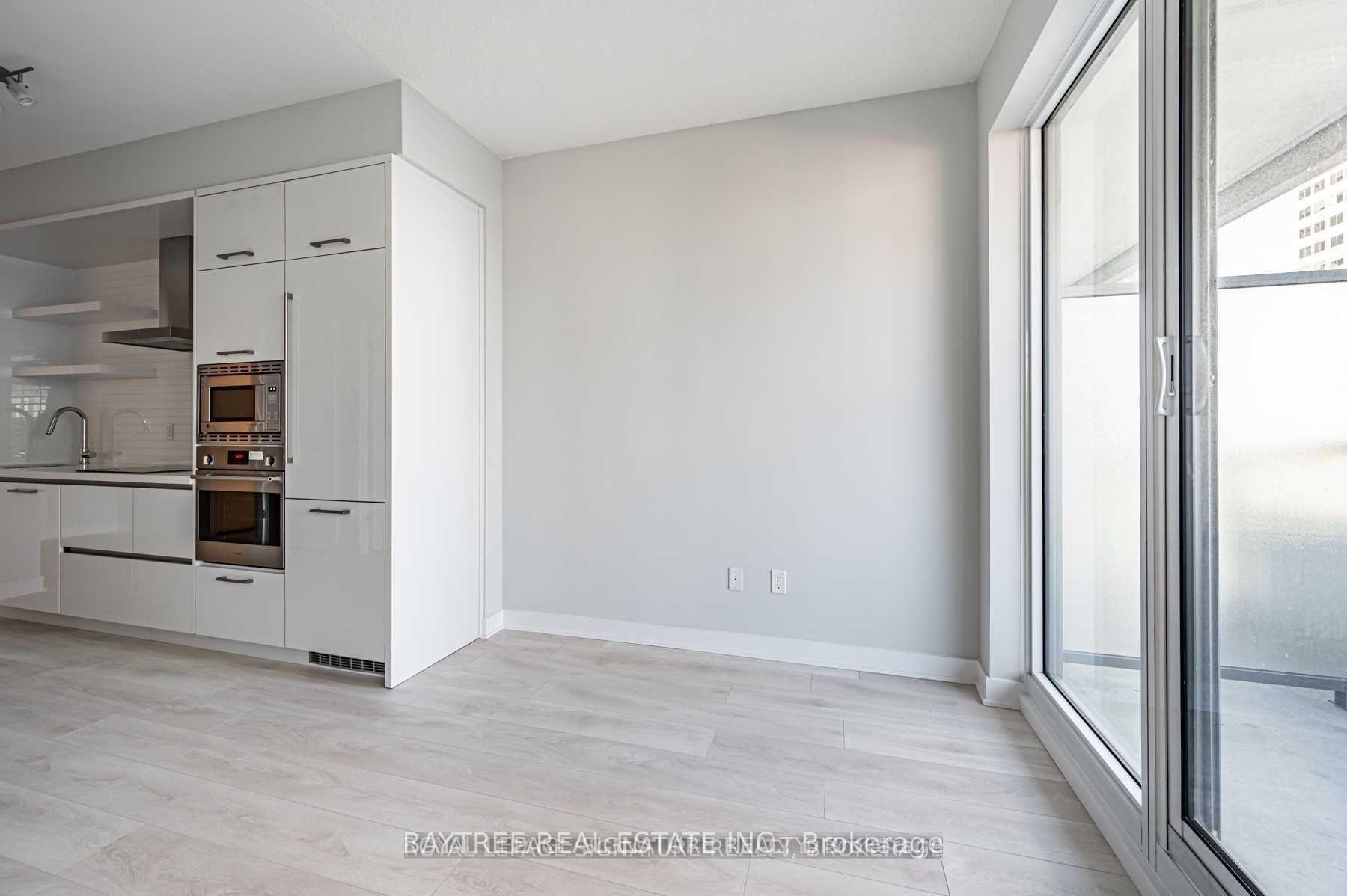 Photo 3 of Unit 2710, 2221 Yonge Street, Toronto, Mount Pleasant West — HOMEH