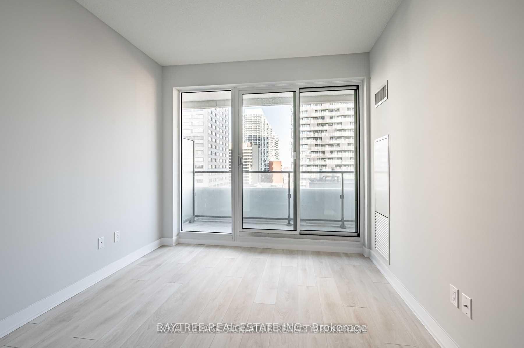 Photo 5 of Unit 2710, 2221 Yonge Street, Toronto, Mount Pleasant West — HOMEH