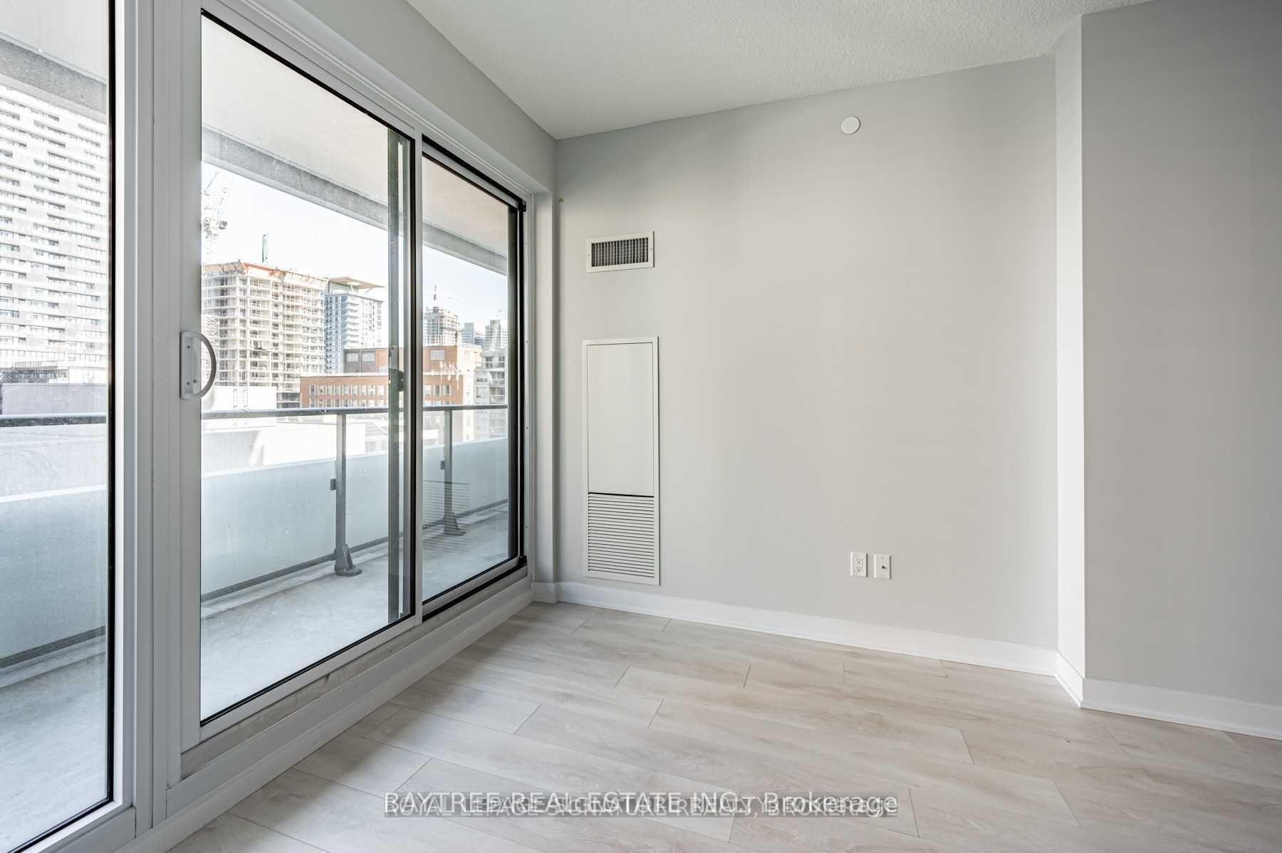 Photo 6 of Unit 2710, 2221 Yonge Street, Toronto, Mount Pleasant West — HOMEH