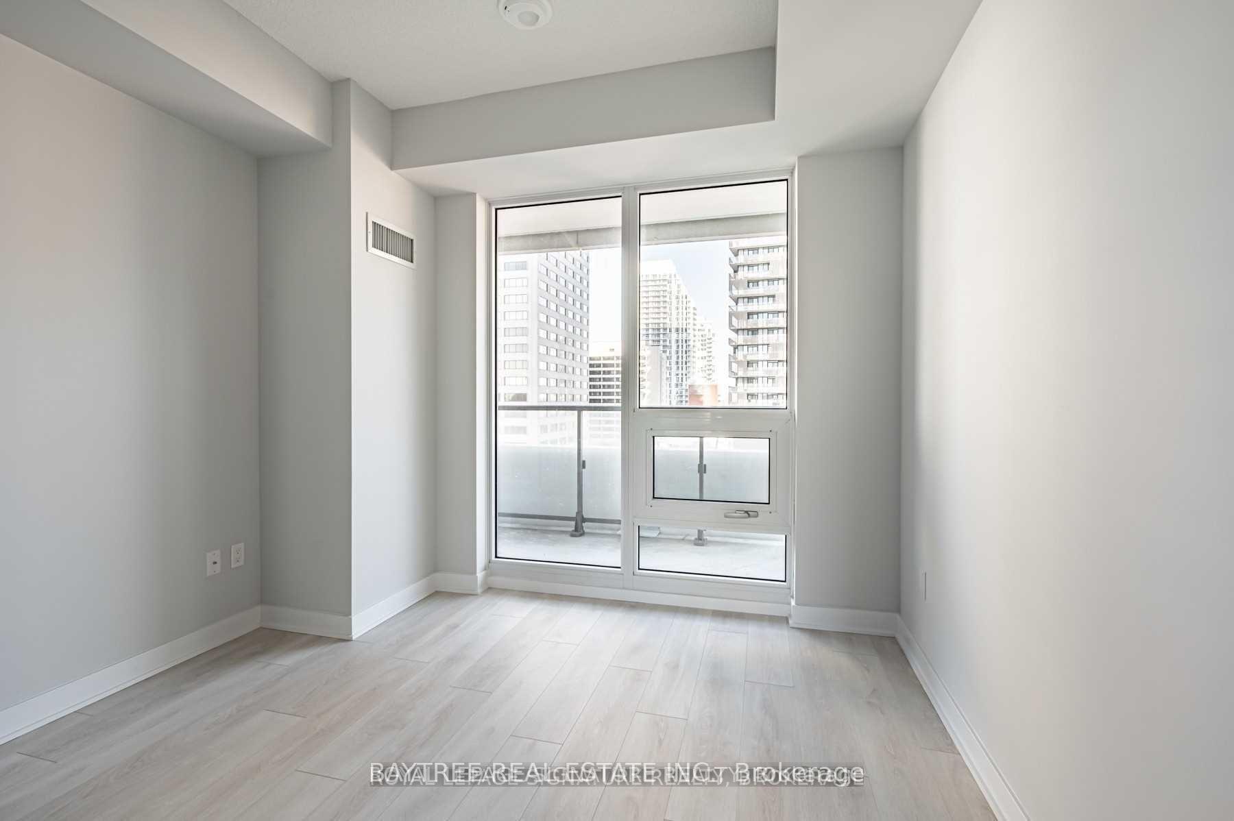 Photo 10 of Unit 2710, 2221 Yonge Street, Toronto, Mount Pleasant West — HOMEH