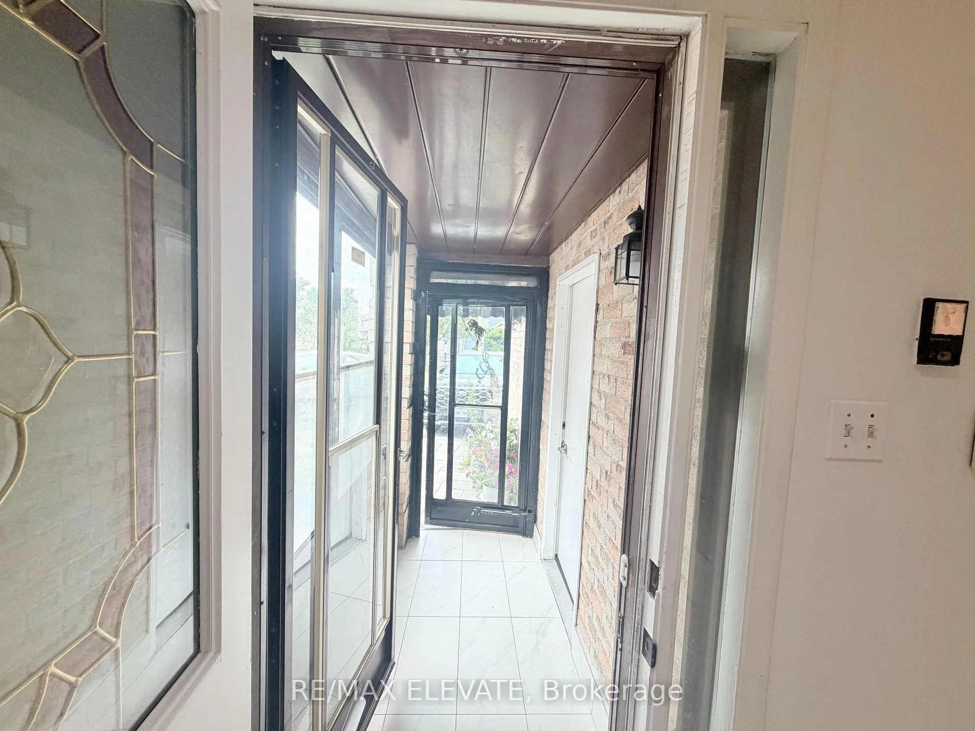 Photo 11 of 248 Woodhall Road, Markham, Milliken Mills East — HOMEH