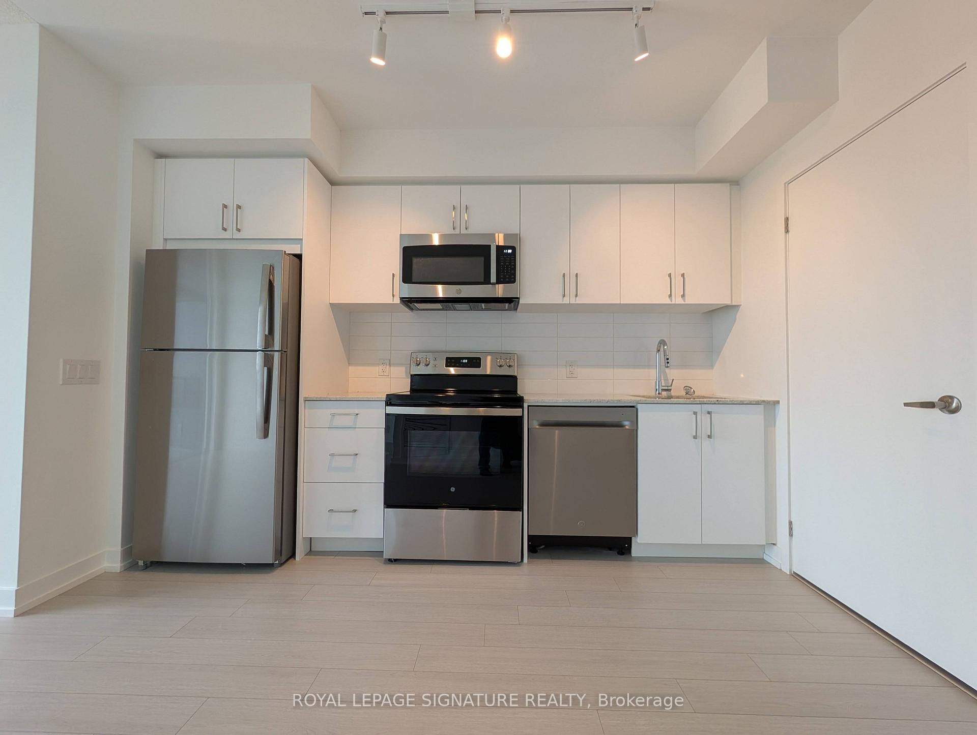 Photo 2 of Unit 1320, 4010 Eglinton Avenue, Etobicoke, Humber Heights — HOMEH