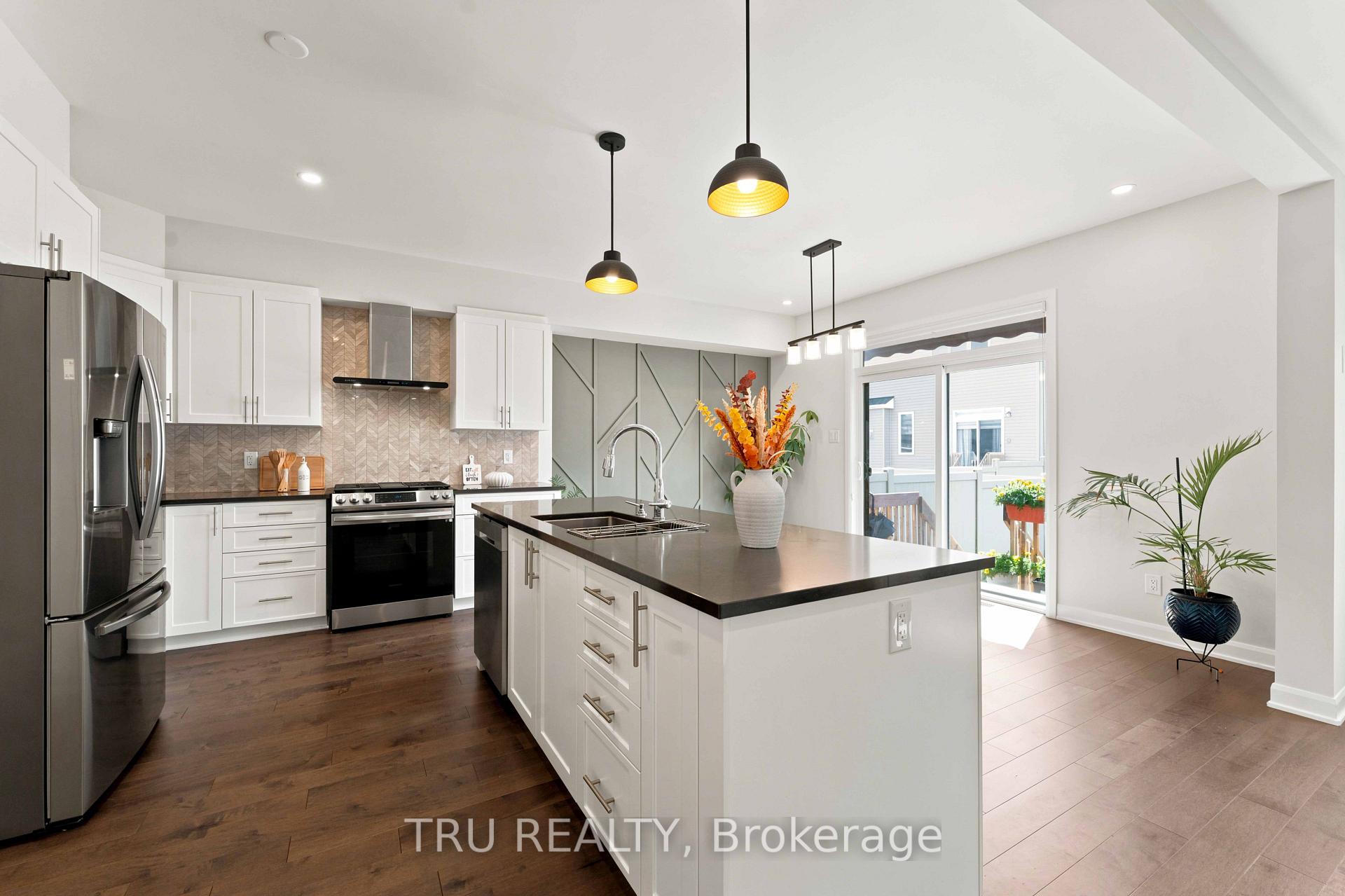 Photo 12 of 603 Winterset Road, Ottawa, Kanata - Kanata Lakes/Heritage Hills — HOMEH
