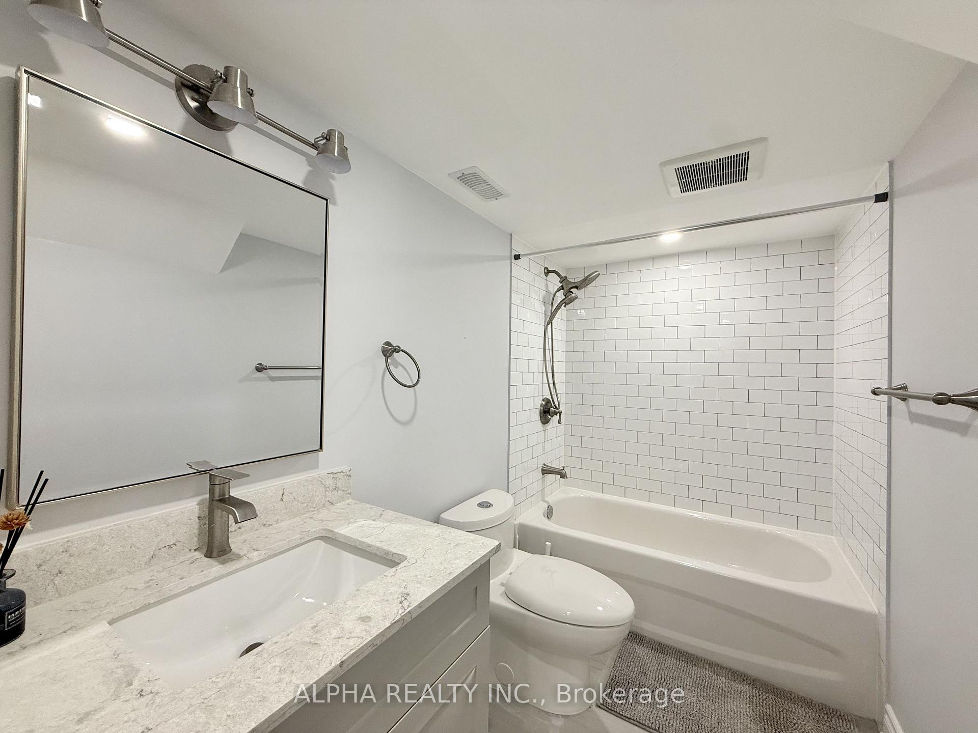 Photo 8 of 159 Frank Endean Road W, Richmond Hill, Rouge Woods — HOMEH
