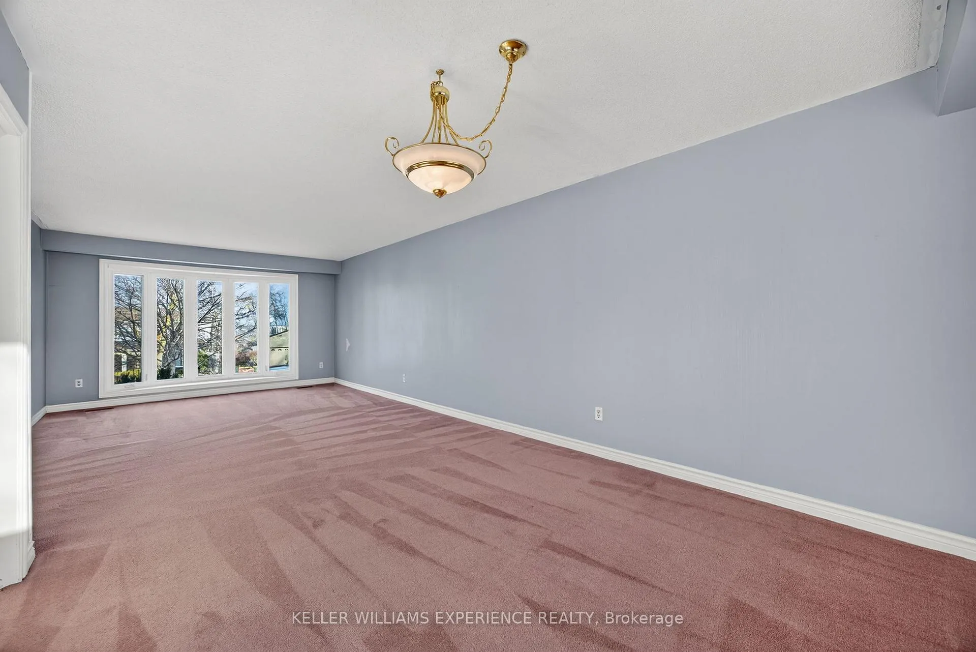 Photo 10 of 19 Debra Crescent, Barrie, Allandale Heights — HOMEH