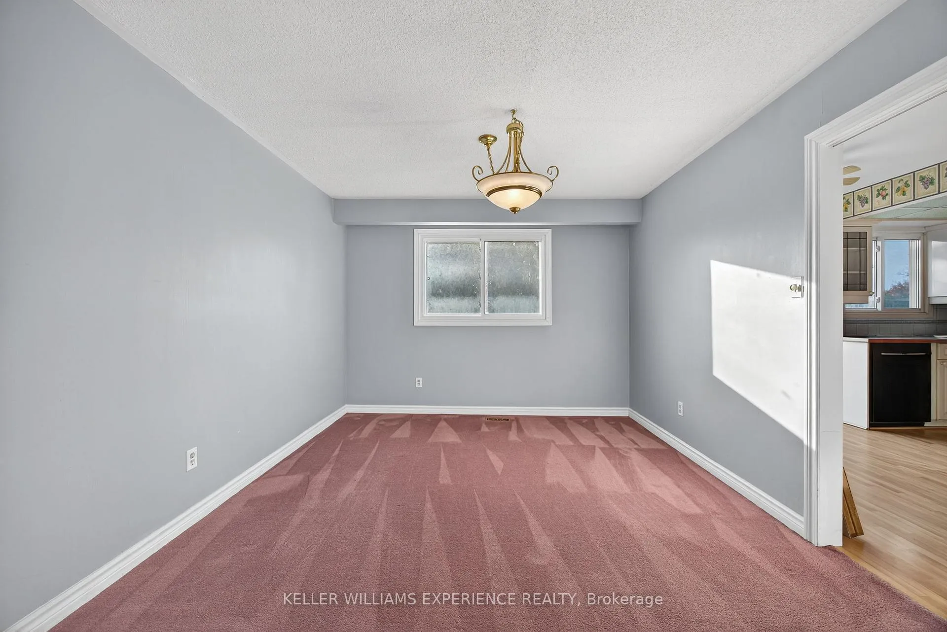 Photo 16 of 19 Debra Crescent, Barrie, Allandale Heights — HOMEH