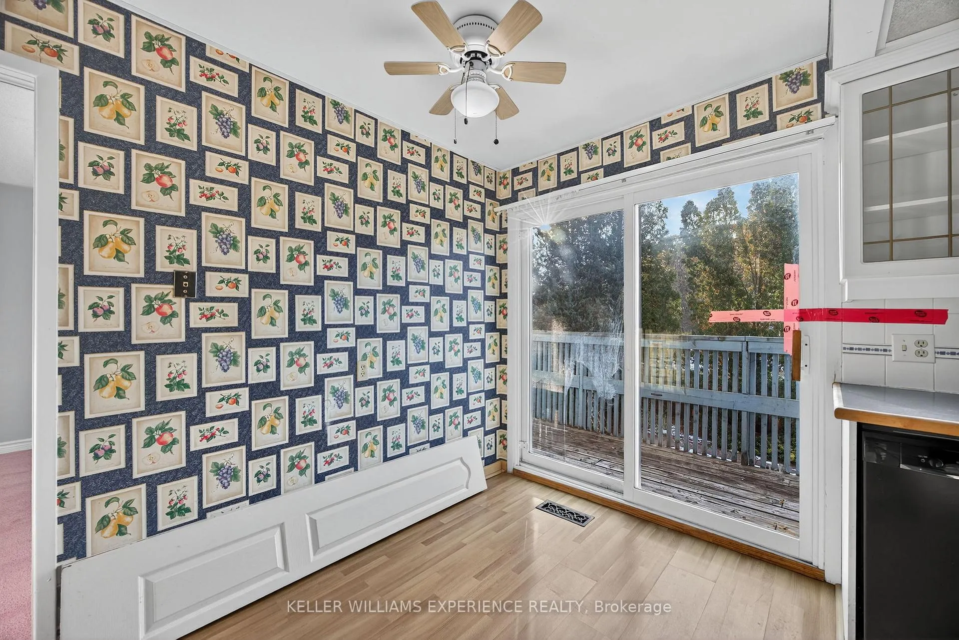 Photo 18 of 19 Debra Crescent, Barrie, Allandale Heights — HOMEH