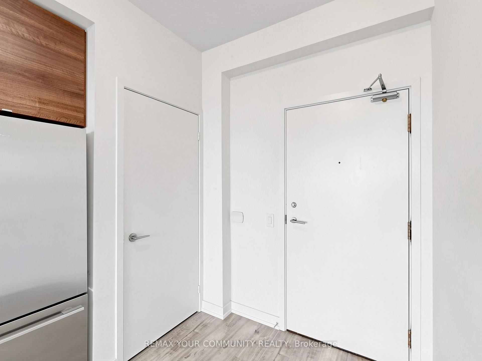 Photo 5 of Unit 3302, 121 Mcmahon Drive, North York, Bayview Village — HOMEH