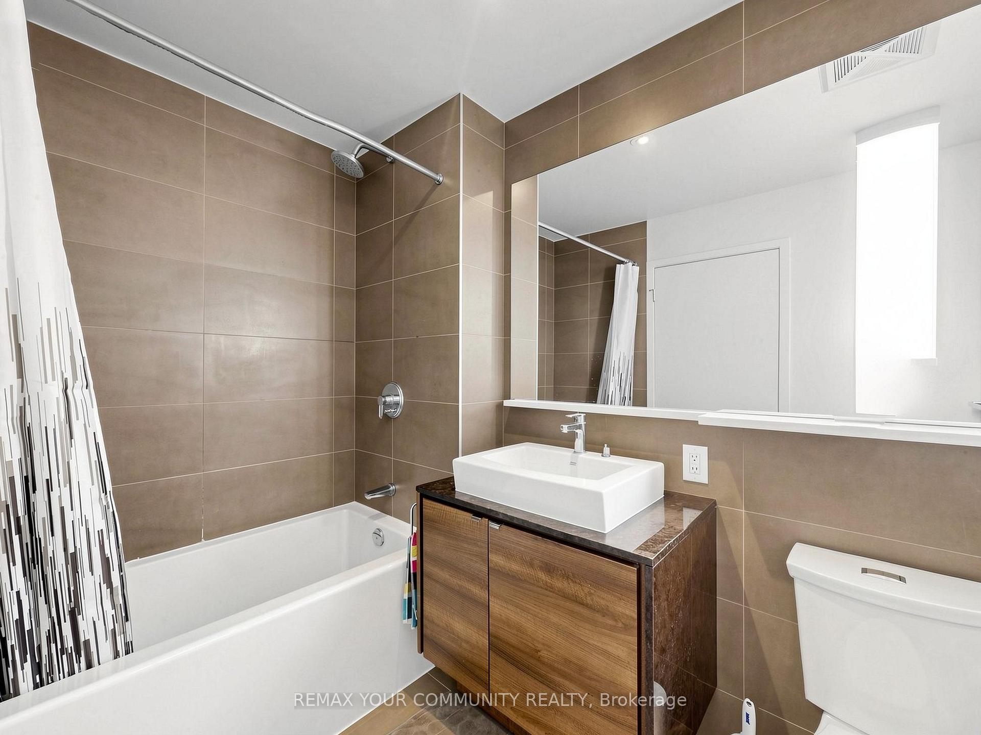 Photo 13 of Unit 3302, 121 Mcmahon Drive, North York, Bayview Village — HOMEH