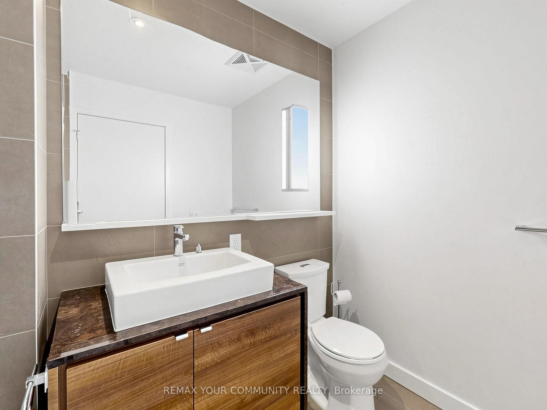 Photo 14 of Unit 3302, 121 Mcmahon Drive, North York, Bayview Village — HOMEH