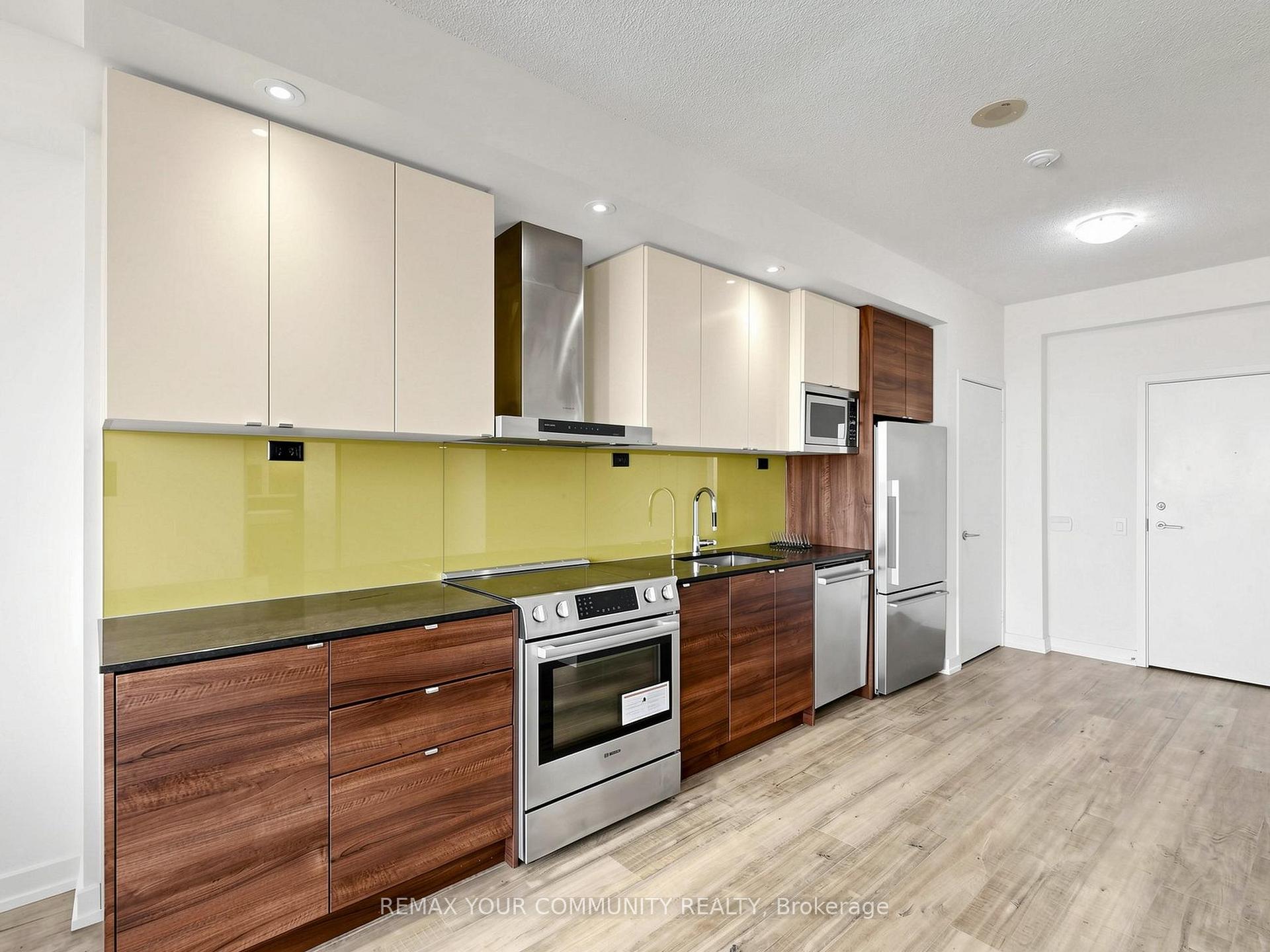 Photo 15 of Unit 3302, 121 Mcmahon Drive, North York, Bayview Village — HOMEH