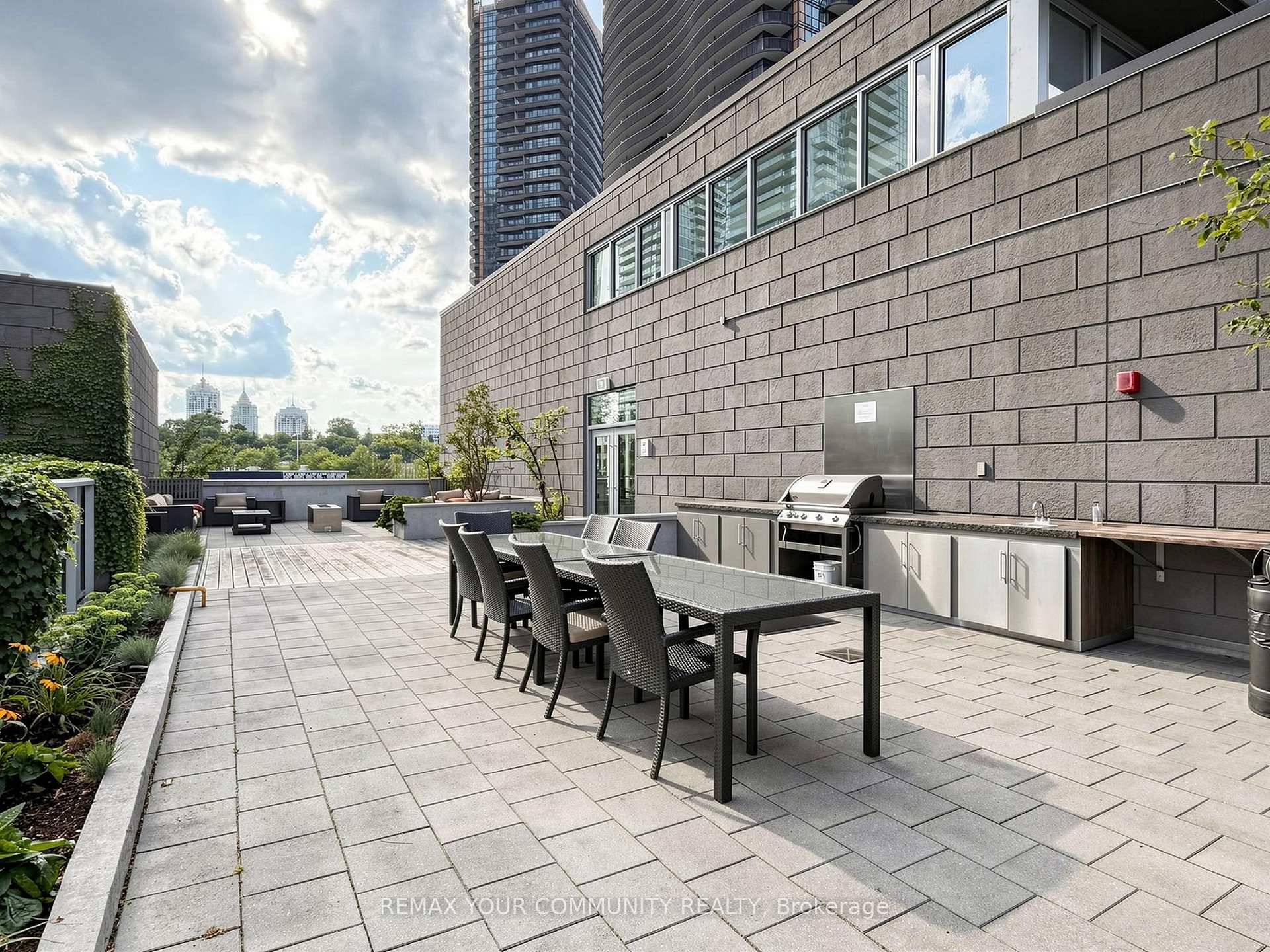 Photo 34 of Unit 3302, 121 Mcmahon Drive, North York, Bayview Village — HOMEH
