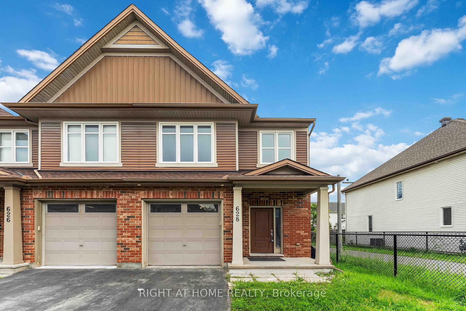 Photo 1 of 628 Moorpark Avenue, Ottawa, Kanata - Emerald Meadows/Trailwest — HOMEH