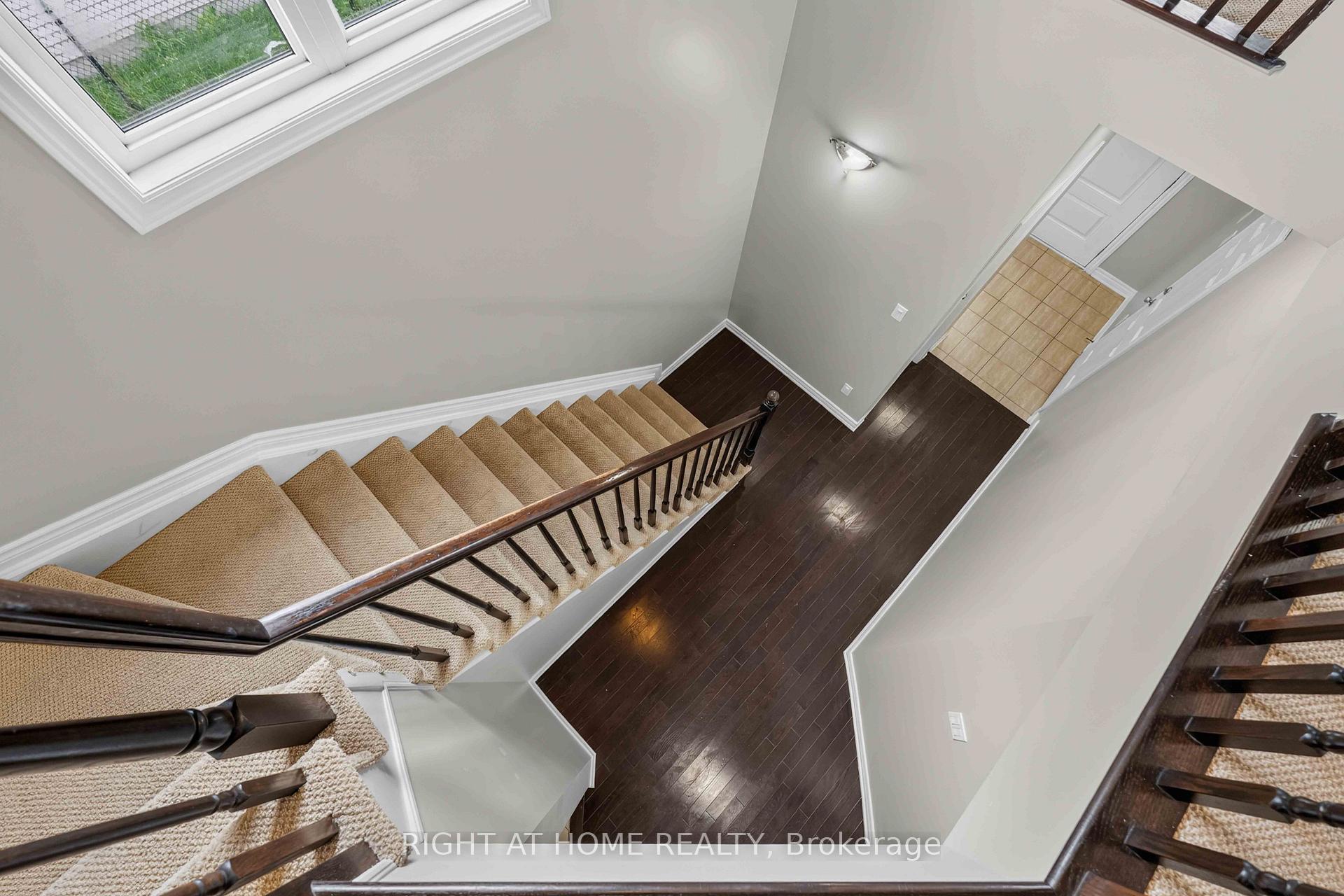 Photo 5 of 628 Moorpark Avenue, Ottawa, Kanata - Emerald Meadows/Trailwest — HOMEH
