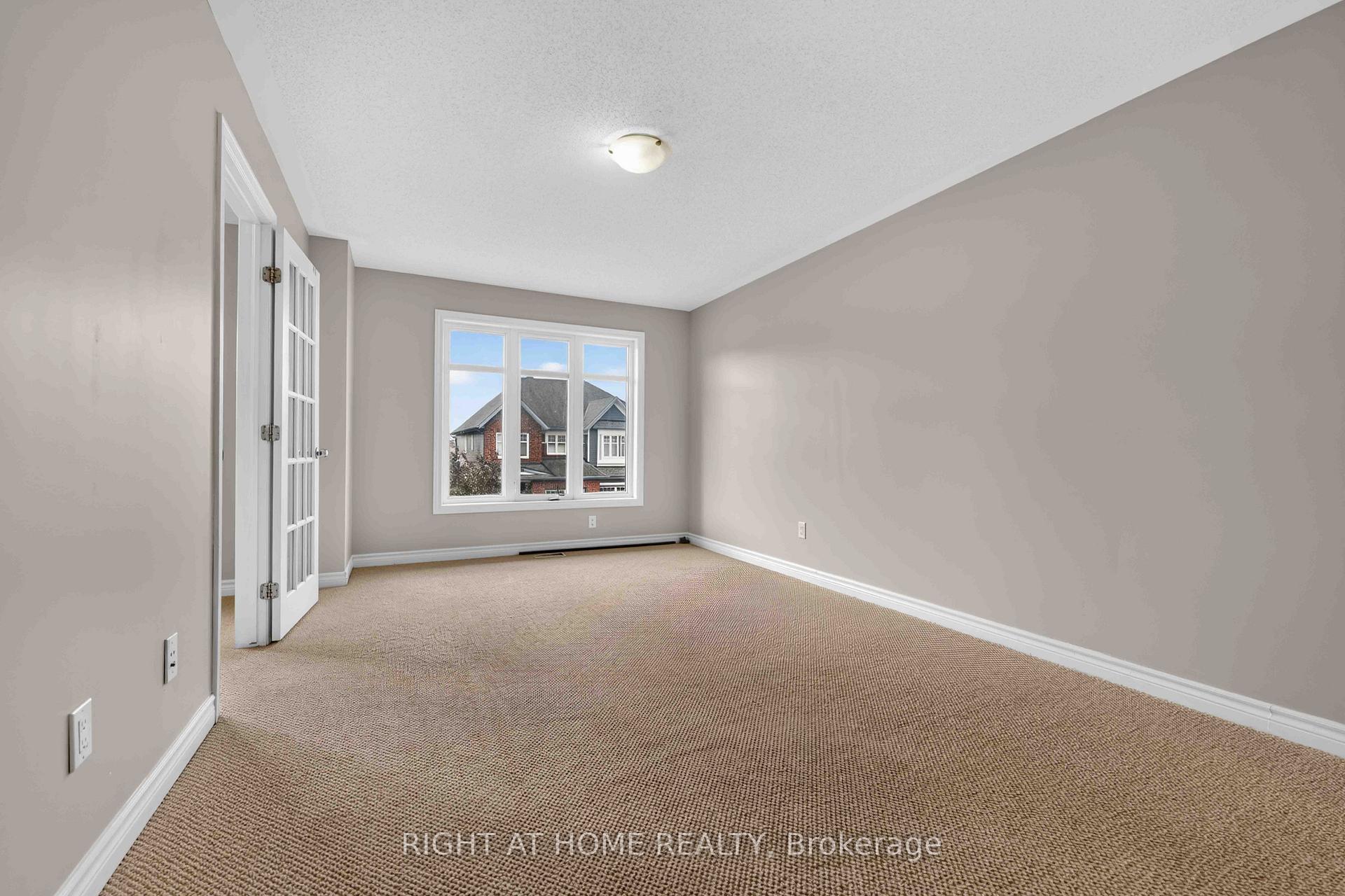 Photo 6 of 628 Moorpark Avenue, Ottawa, Kanata - Emerald Meadows/Trailwest — HOMEH