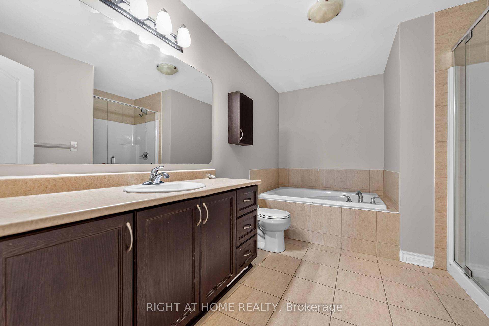 Photo 10 of 628 Moorpark Avenue, Ottawa, Kanata - Emerald Meadows/Trailwest — HOMEH