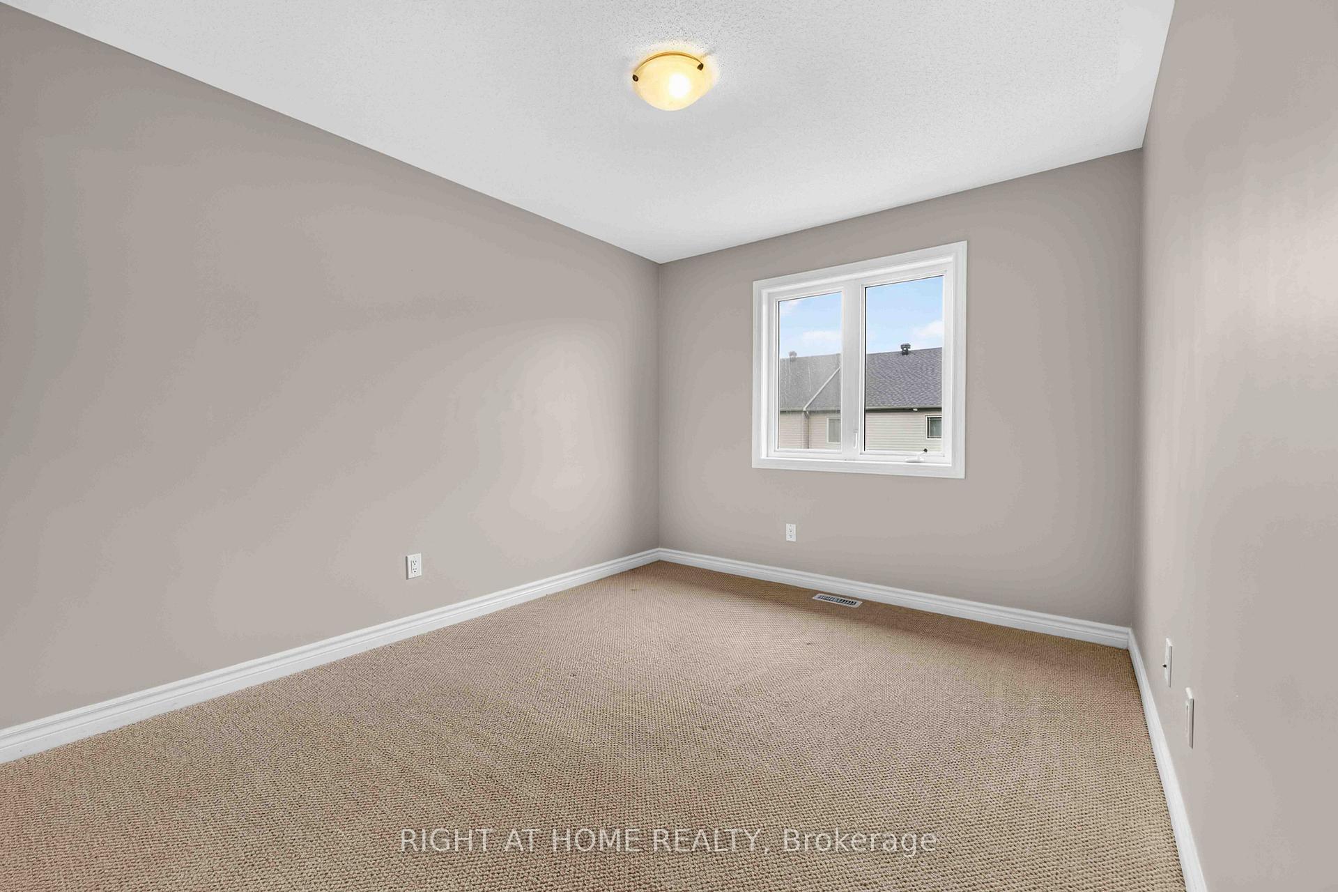Photo 12 of 628 Moorpark Avenue, Ottawa, Kanata - Emerald Meadows/Trailwest — HOMEH