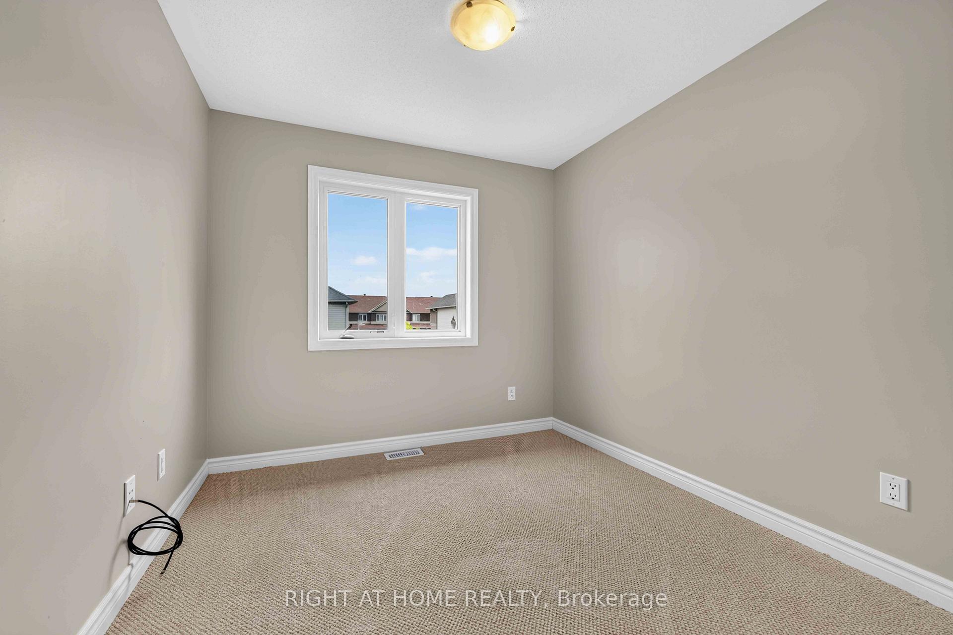 Photo 14 of 628 Moorpark Avenue, Ottawa, Kanata - Emerald Meadows/Trailwest — HOMEH