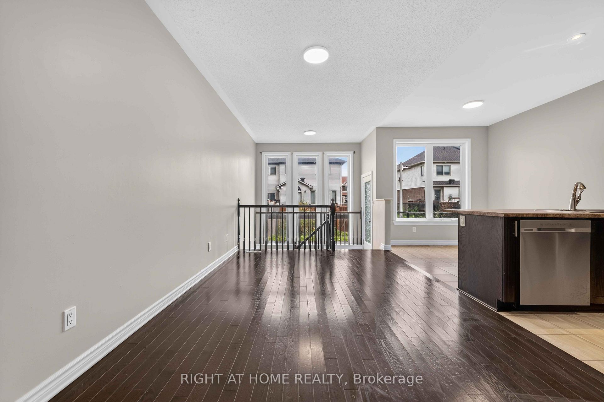 Photo 25 of 628 Moorpark Avenue, Ottawa, Kanata - Emerald Meadows/Trailwest — HOMEH