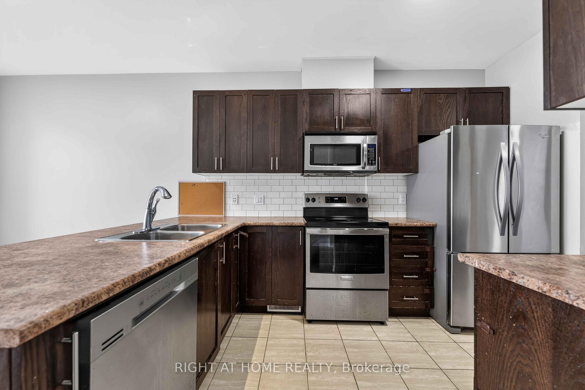 Photo 27 of 628 Moorpark Avenue, Ottawa, Kanata - Emerald Meadows/Trailwest — HOMEH